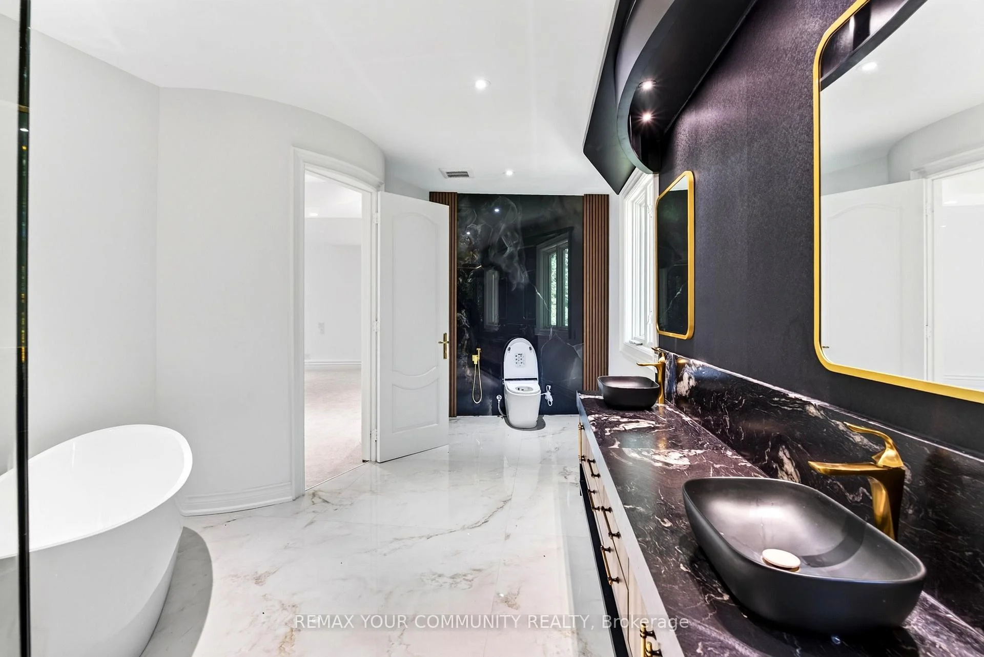 Photo 53 of 76 Silver Fox Place, Vaughan, Rural Vaughan — HOMEH