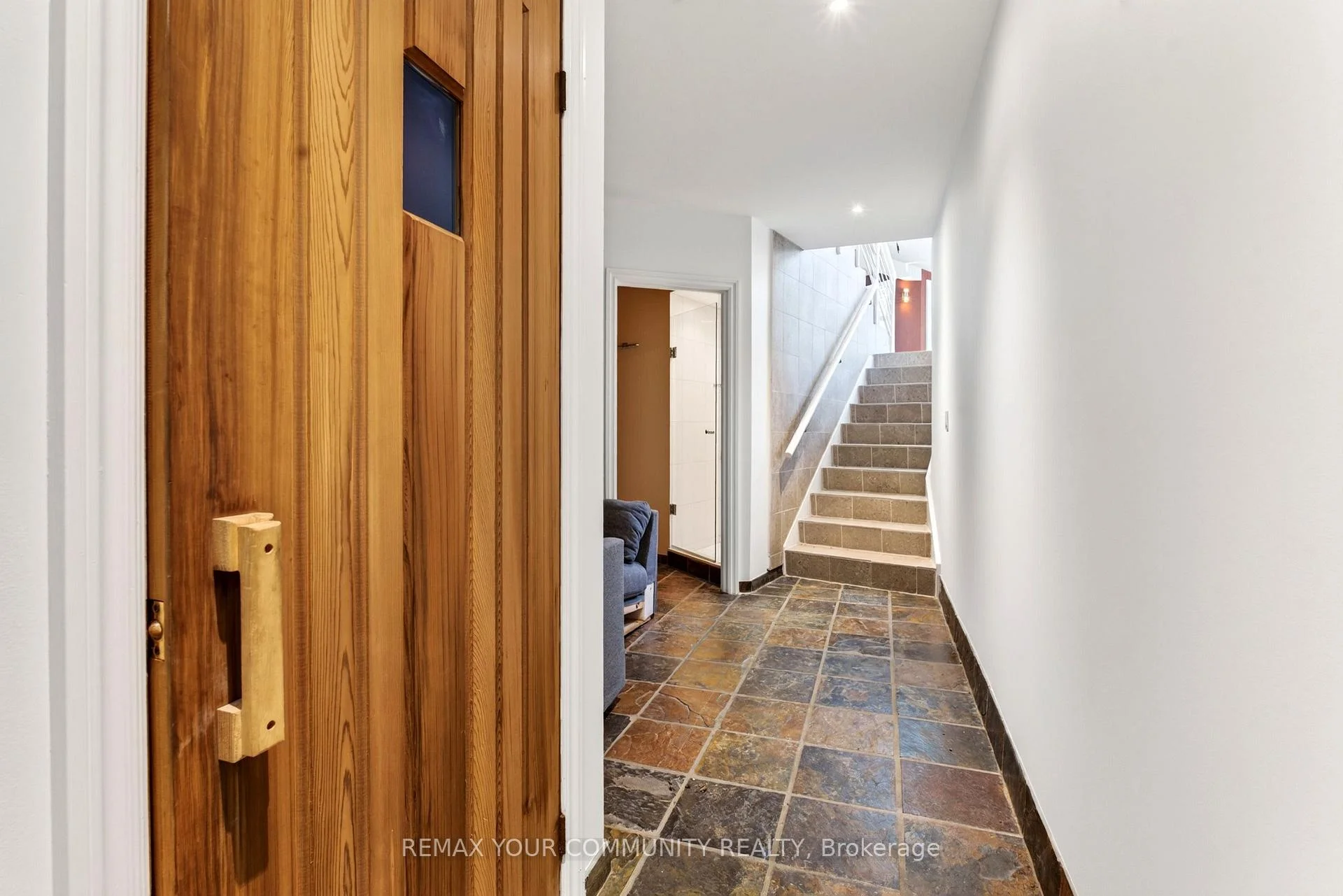Photo 68 of 76 Silver Fox Place, Vaughan, Rural Vaughan — HOMEH