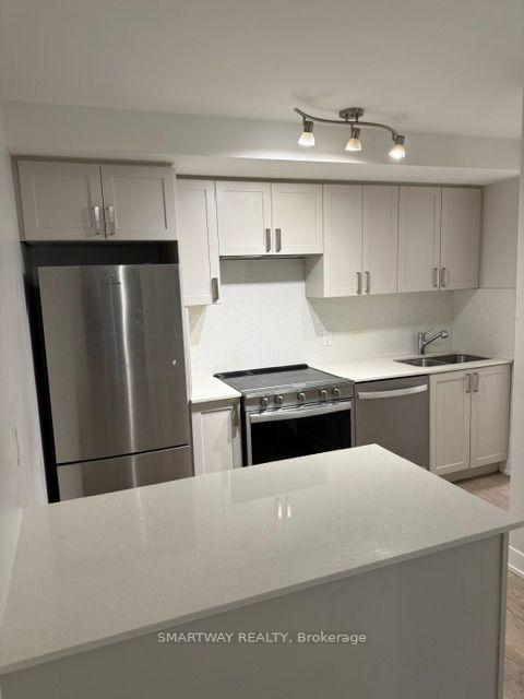 Photo 4 of Unit 122, 1070 Douglas McCurdy Common, Mississauga, Port Credit — HOMEH