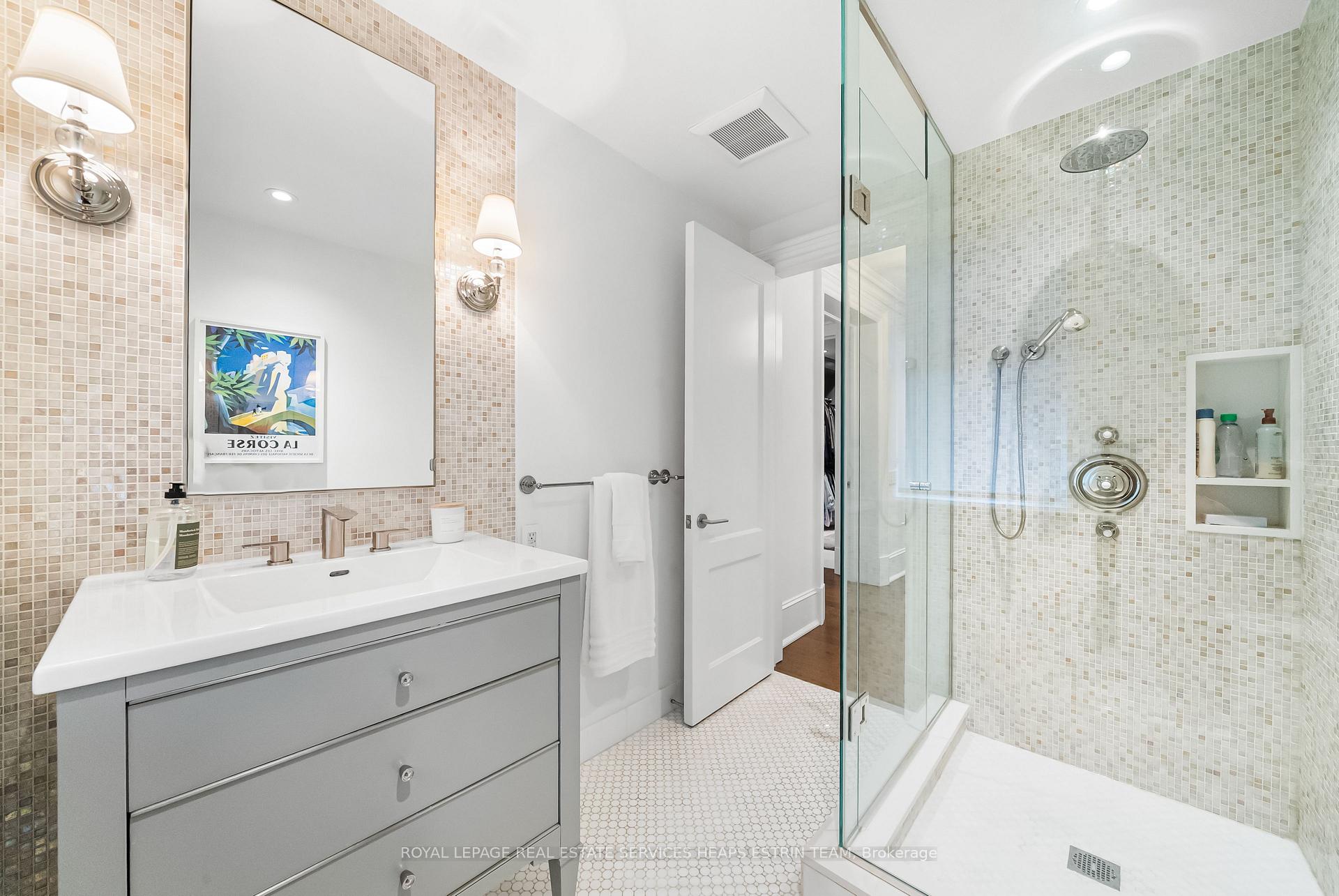 Photo 25 of 150 Douglas Drive, Toronto, Rosedale-Moore Park — HOMEH