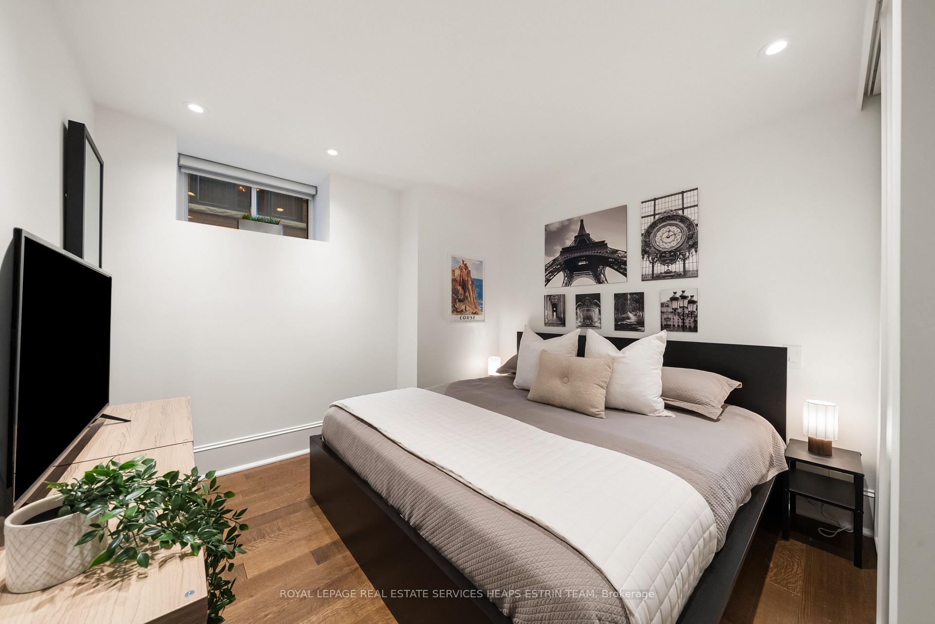 Photo 32 of 150 Douglas Drive, Toronto, Rosedale-Moore Park — HOMEH