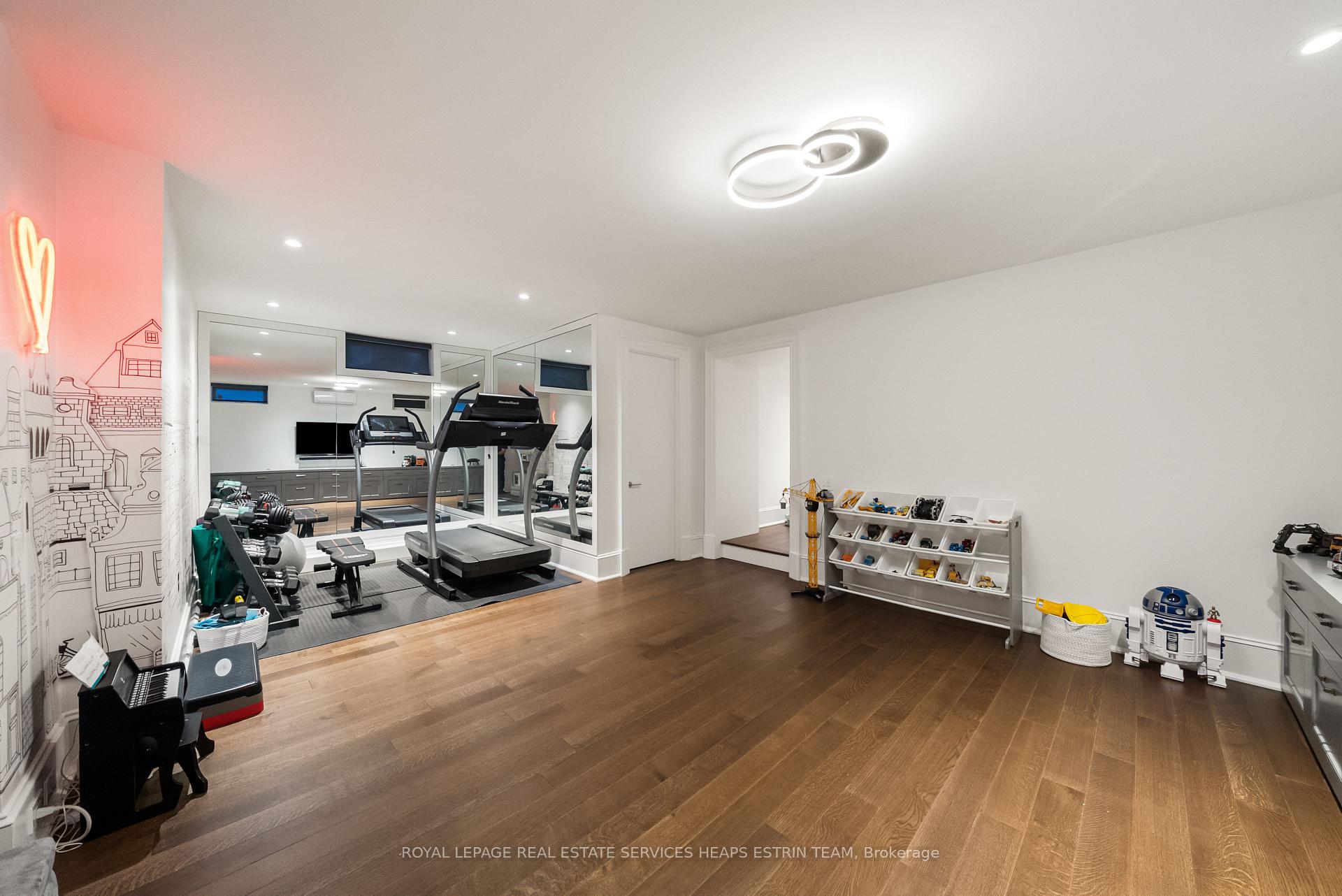 Photo 34 of 150 Douglas Drive, Toronto, Rosedale-Moore Park — HOMEH