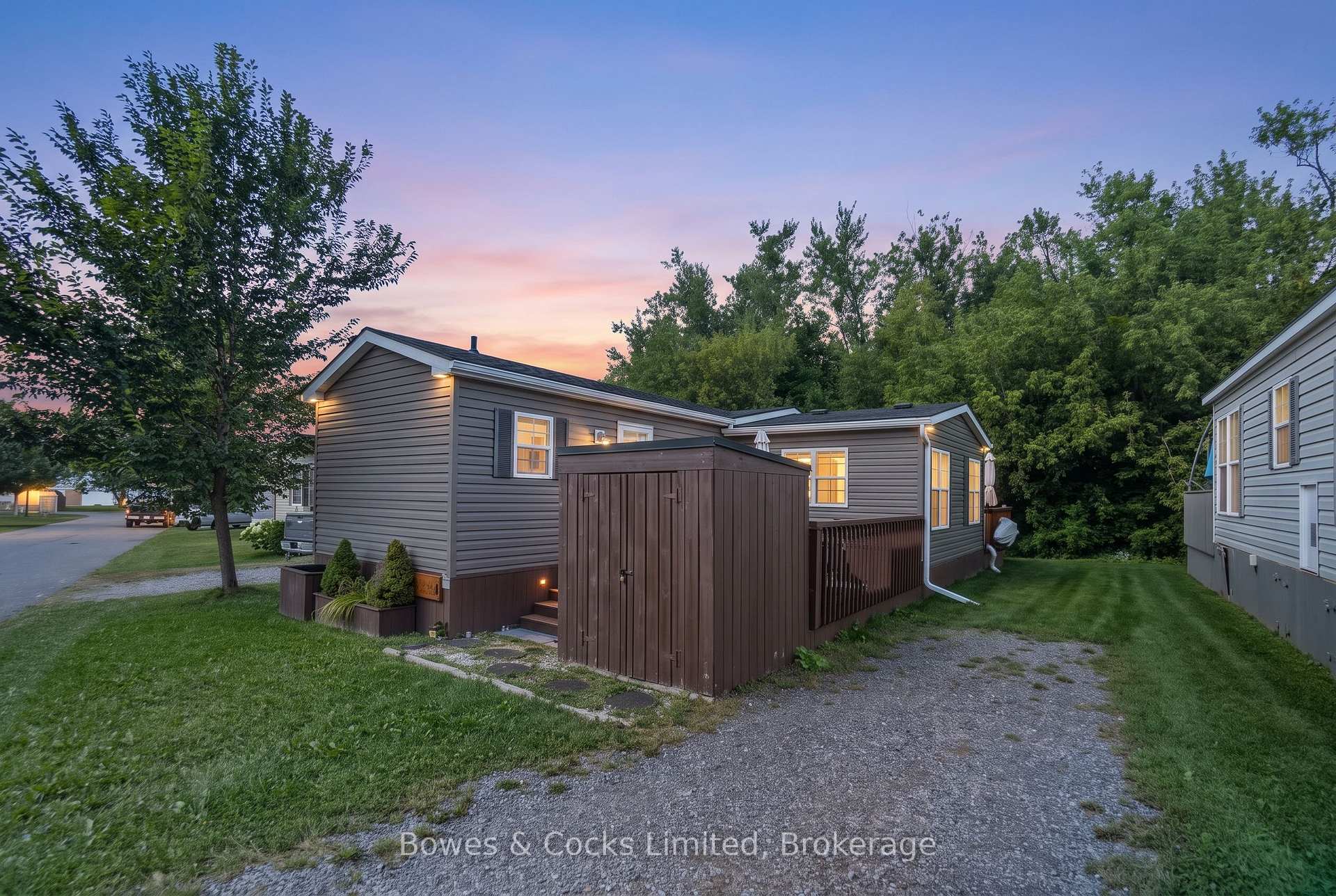 Photo of Unit 15 The Point Dr., 1235 Villiers Line