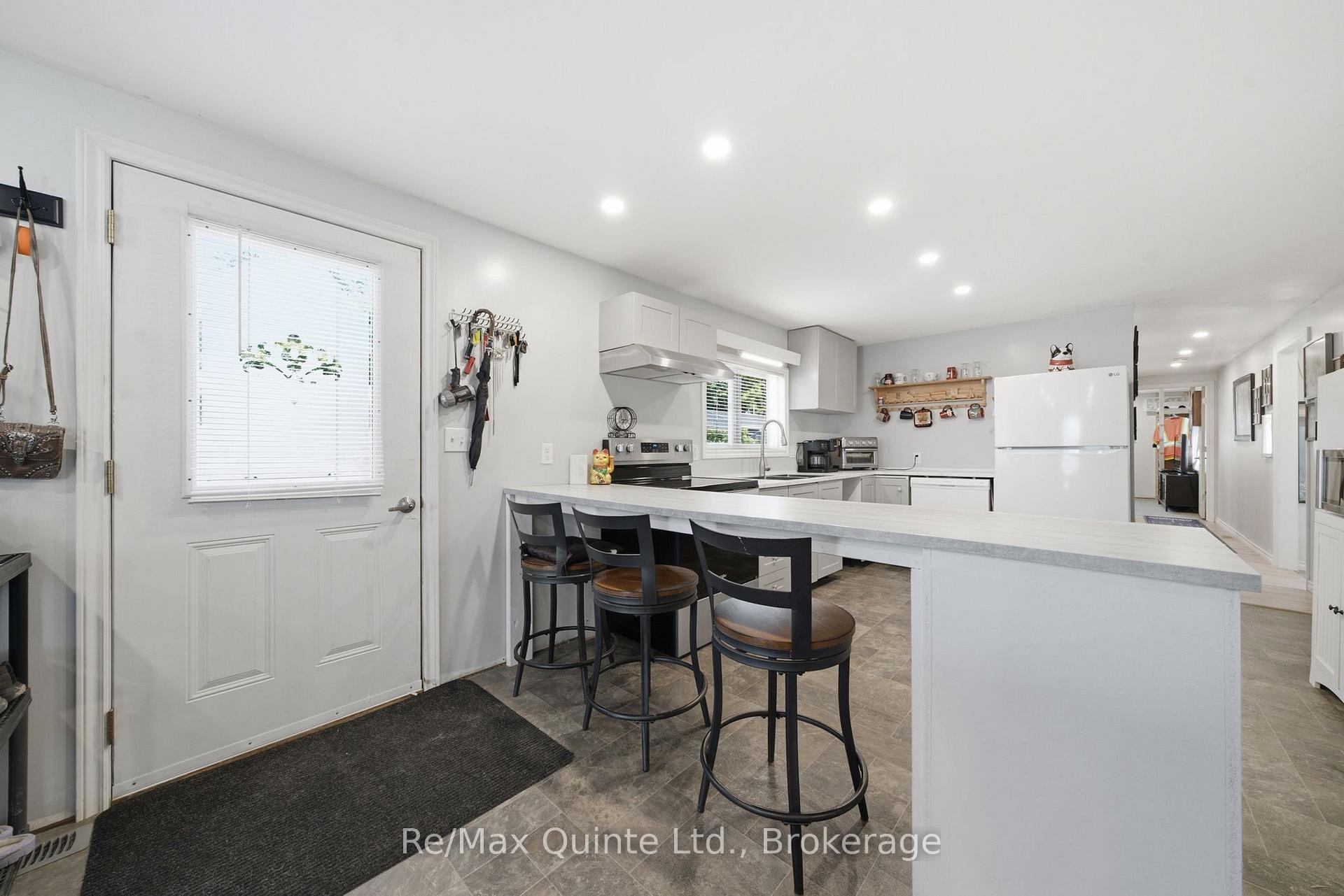 Photo 3 of 11 Grouse Lane, Quinte West, Sidney Ward — HOMEH