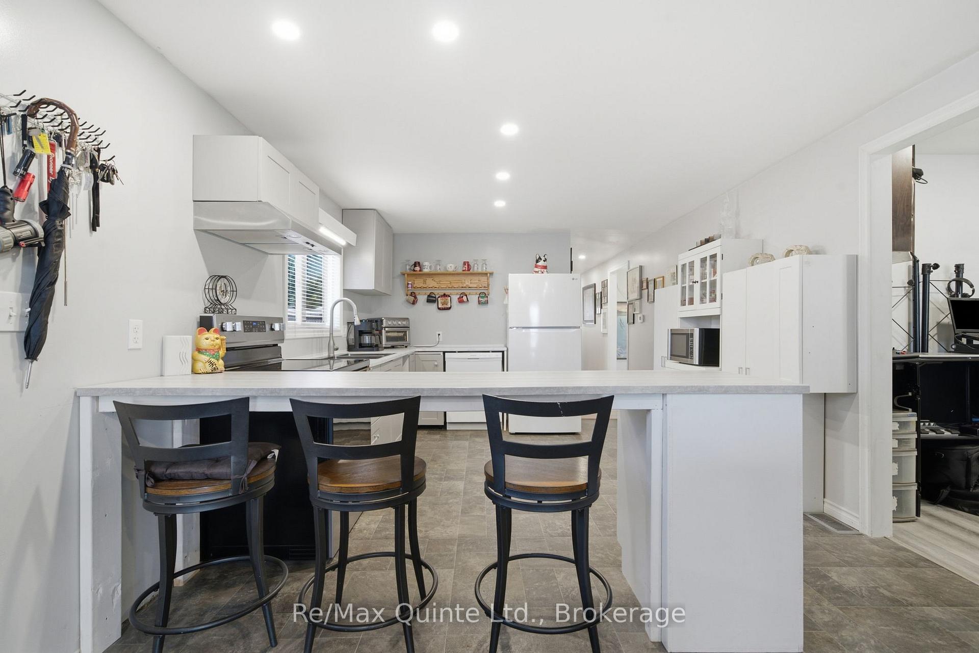 Photo 4 of 11 Grouse Lane, Quinte West, Sidney Ward — HOMEH