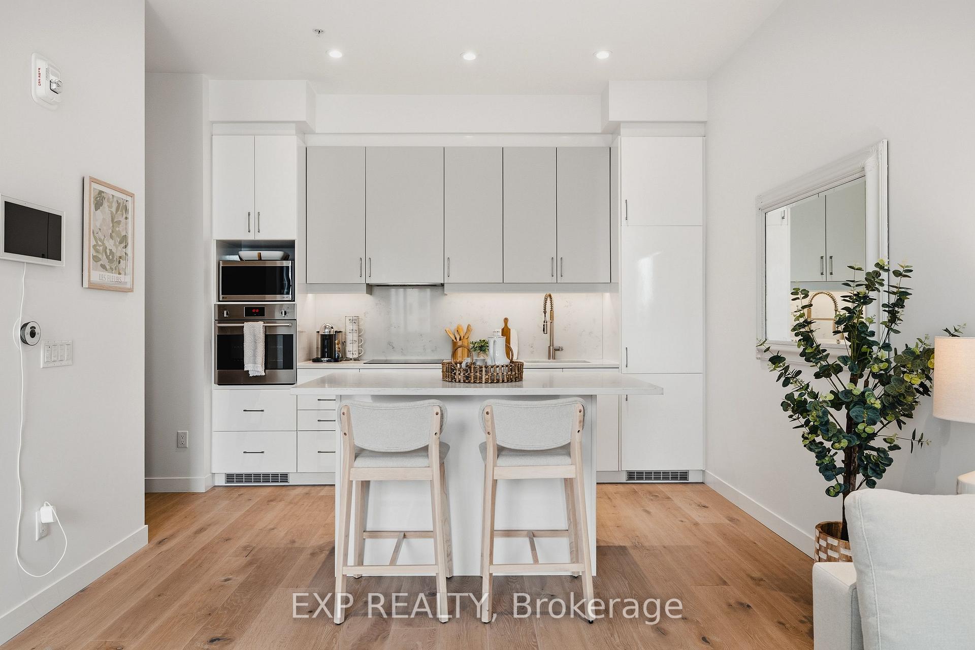 Photo 4 of Unit 608, 181 King Street S, Kitchener, City Commercial Core — HOMEH