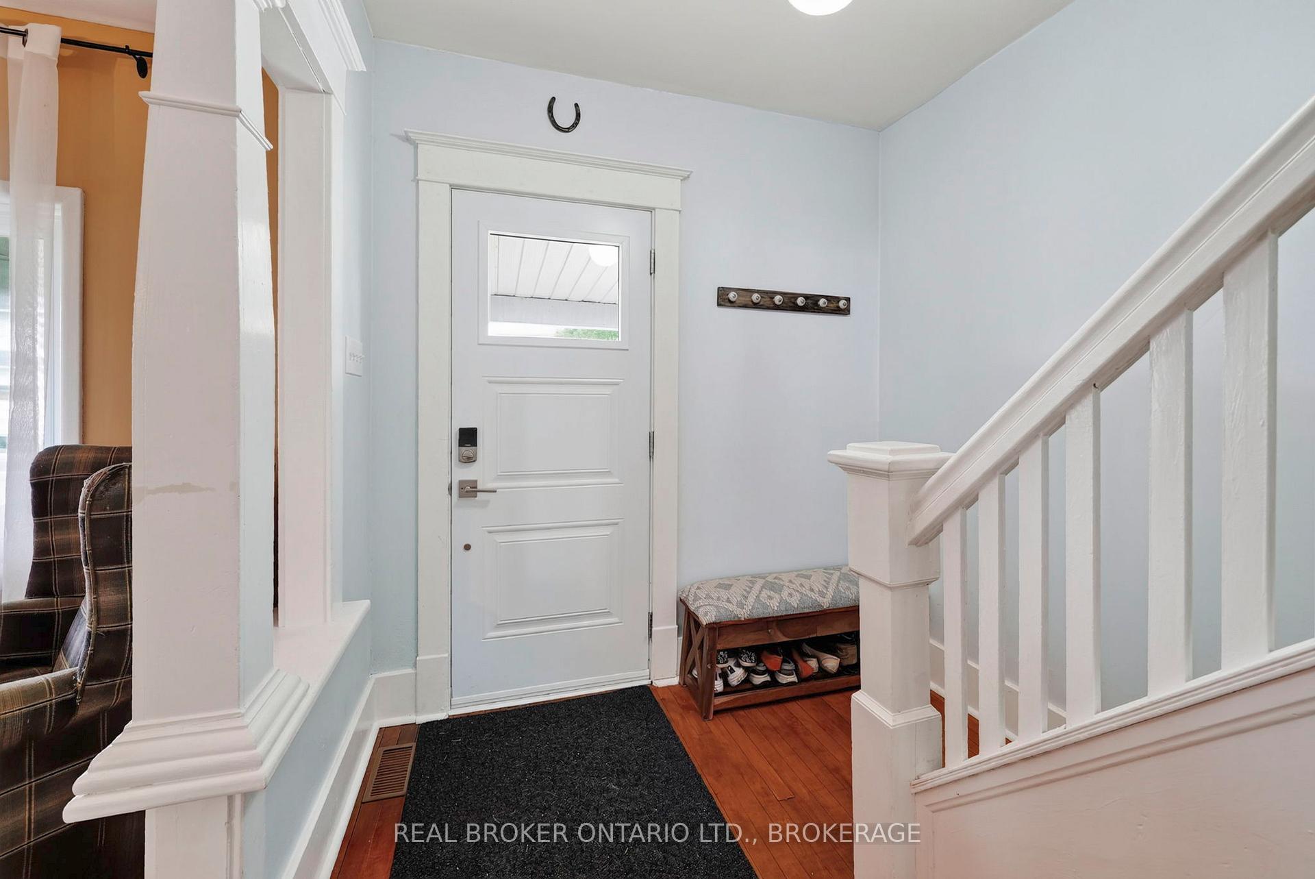Photo 3 of 316 Fourth Street W, Cornwall, Cornwall — HOMEH