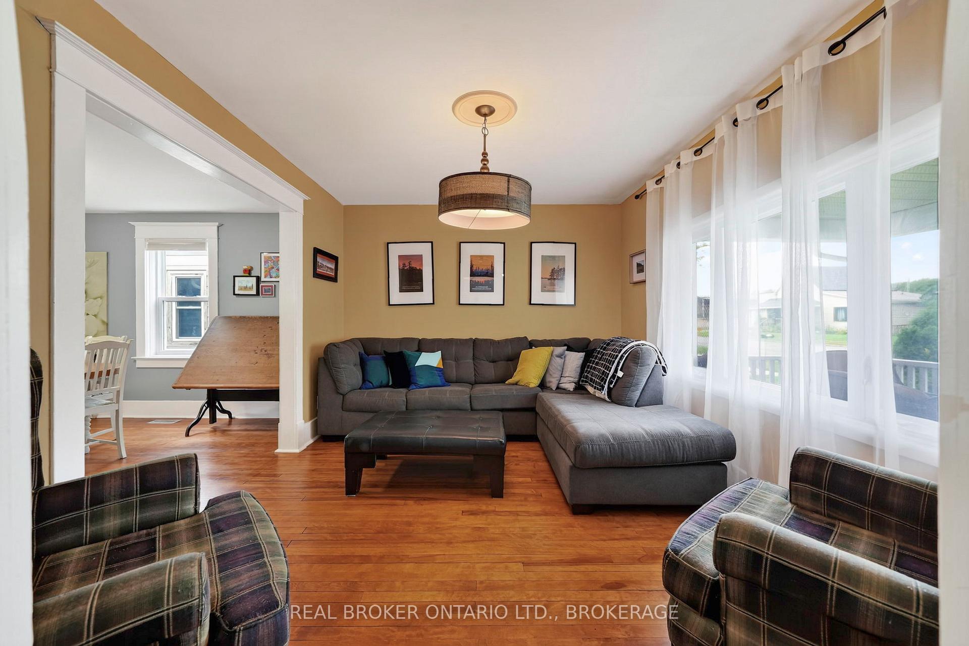 Photo 6 of 316 Fourth Street W, Cornwall, Cornwall — HOMEH