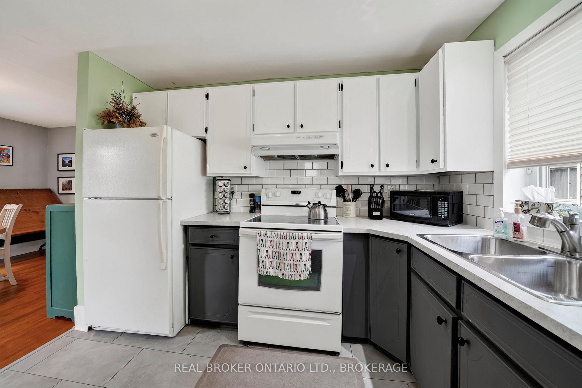 Photo 11 of 316 Fourth Street W, Cornwall, Cornwall — HOMEH