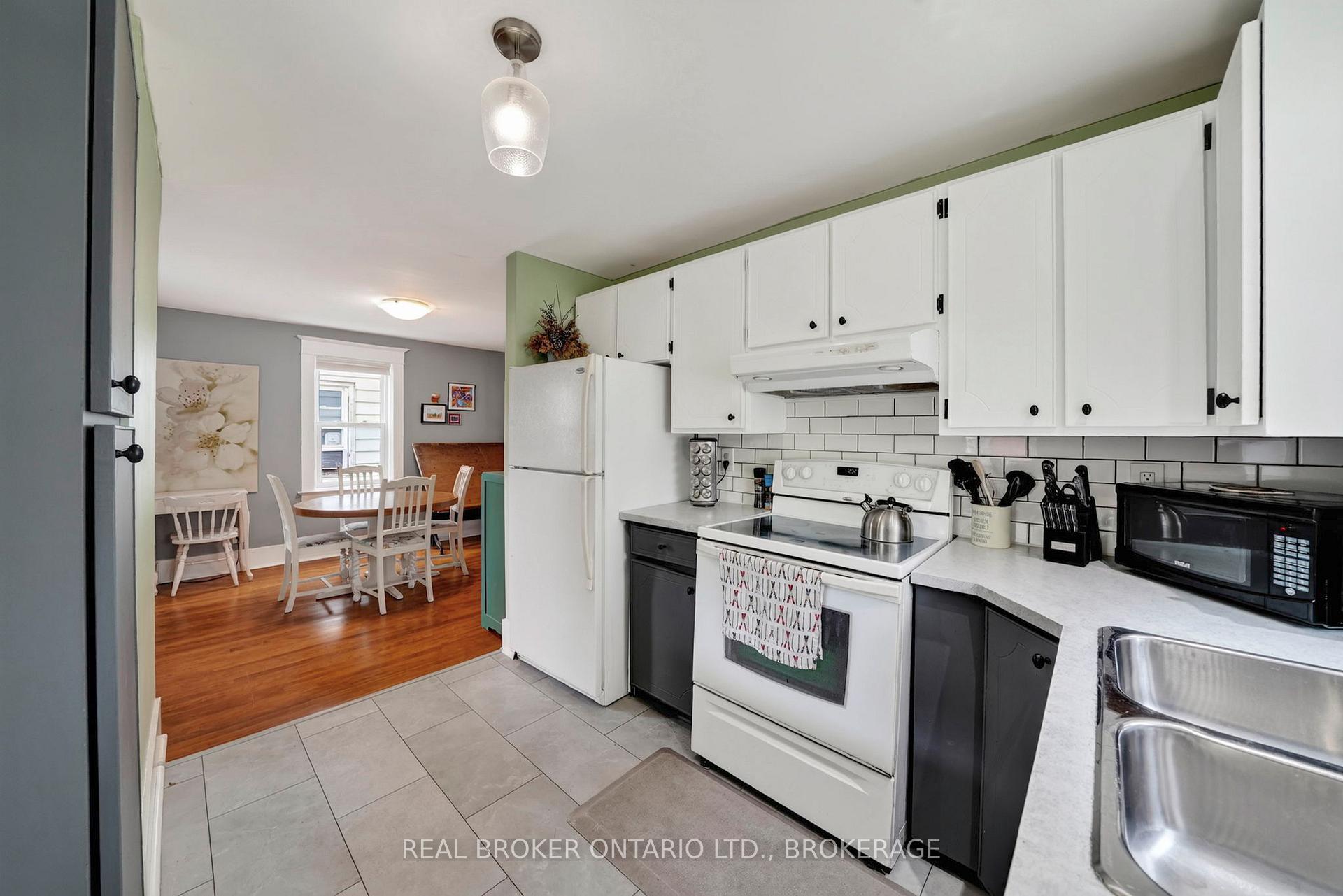 Photo 12 of 316 Fourth Street W, Cornwall, Cornwall — HOMEH