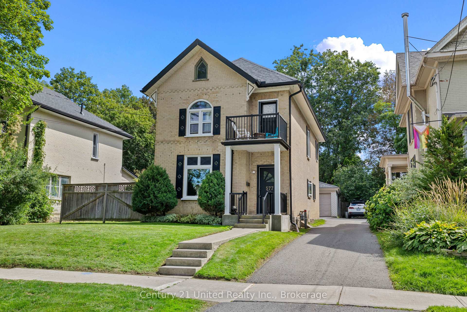 Photo 2 of 577 Homewood Avenue, Peterborough, Town Ward 3 — HOMEH