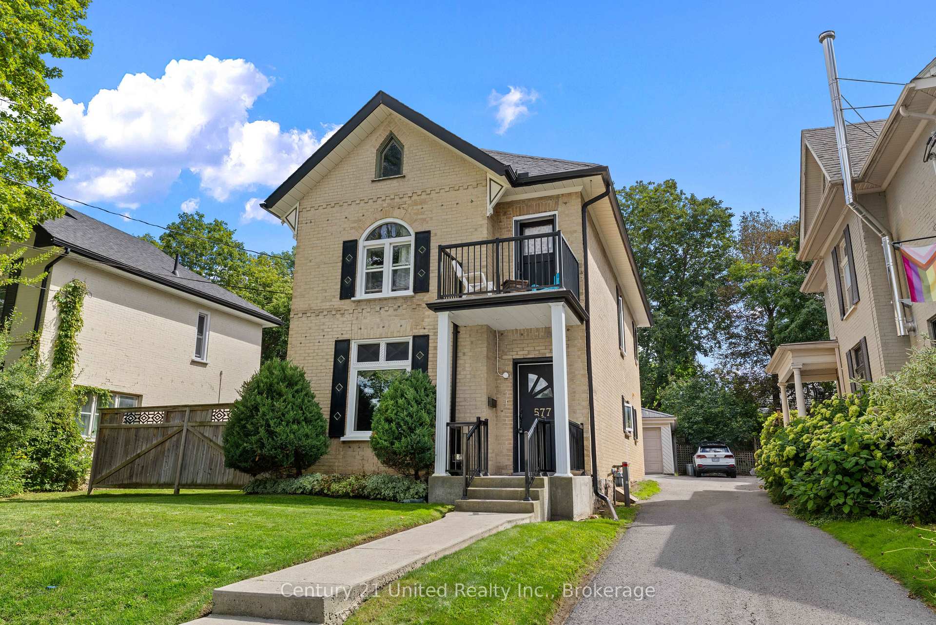 Photo 3 of 577 Homewood Avenue, Peterborough, Town Ward 3 — HOMEH