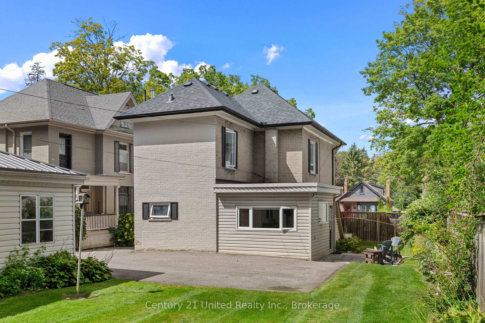 Photo 7 of 577 Homewood Avenue, Peterborough, Town Ward 3 — HOMEH