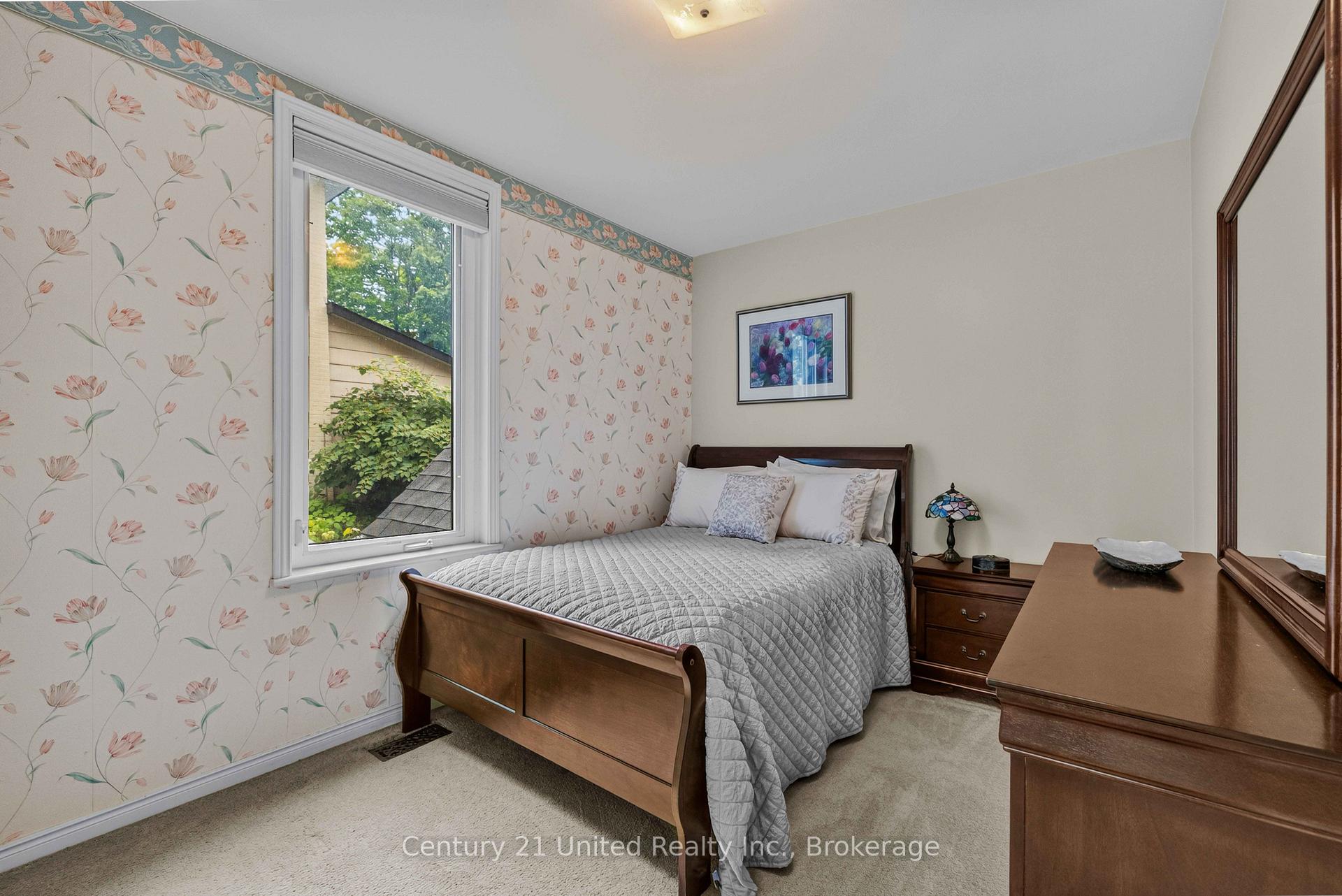 Photo 15 of 577 Homewood Avenue, Peterborough, Town Ward 3 — HOMEH