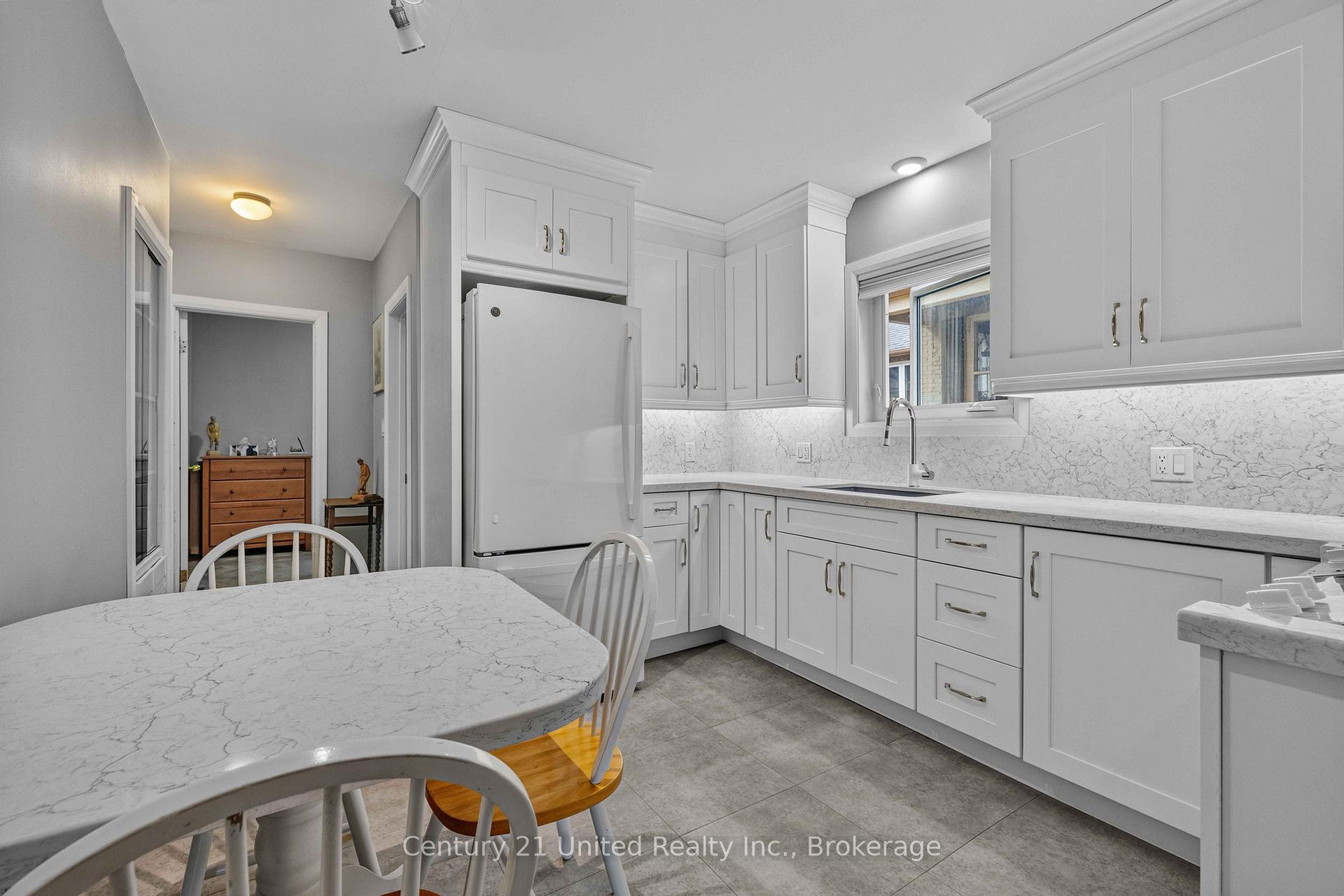 Photo 17 of 577 Homewood Avenue, Peterborough, Town Ward 3 — HOMEH