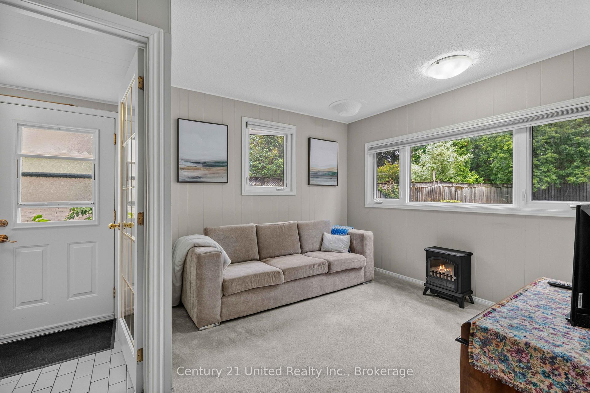 Photo 21 of 577 Homewood Avenue, Peterborough, Town Ward 3 — HOMEH