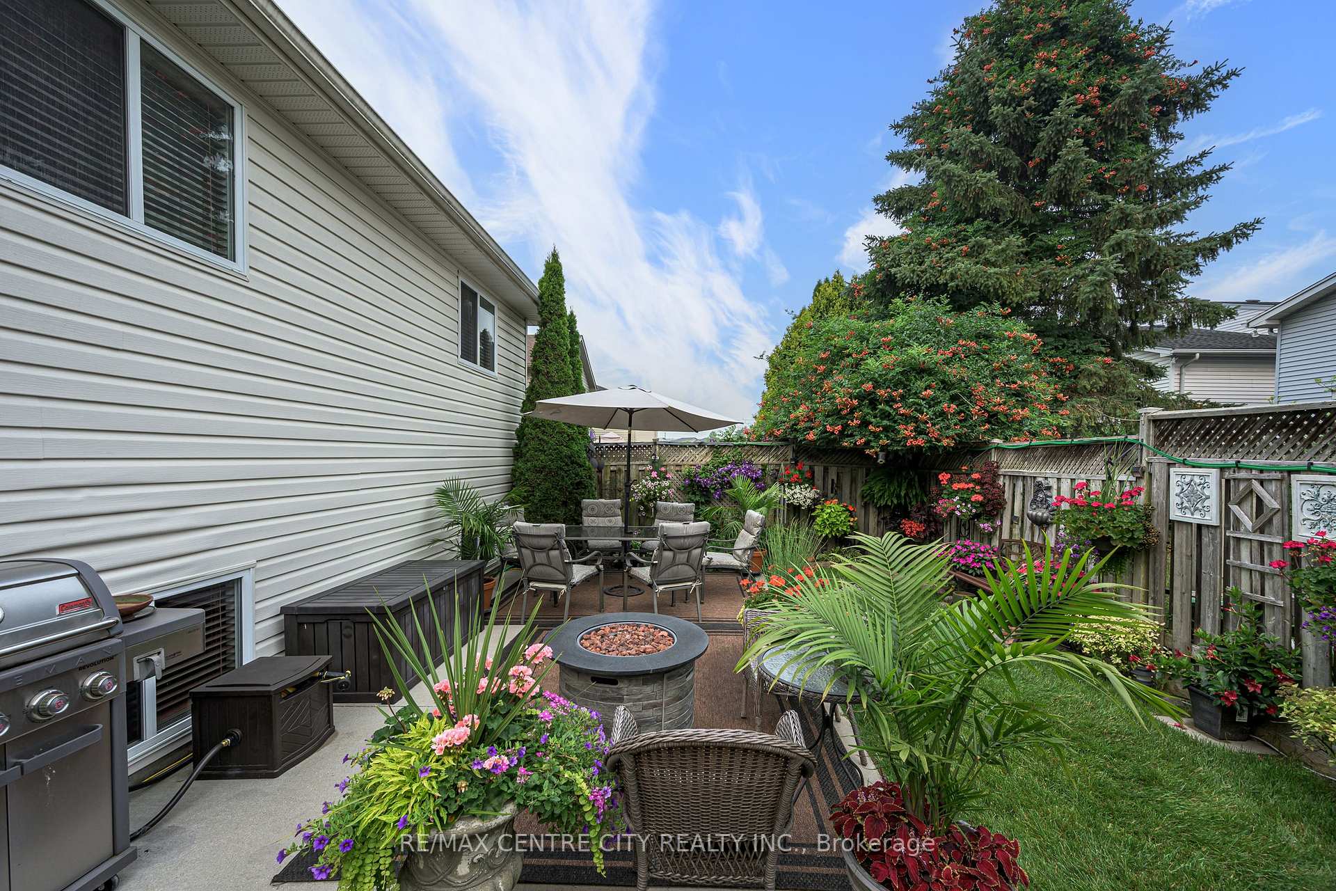 Photo 5 of 128 Crimson Crescent, London, East P — HOMEH