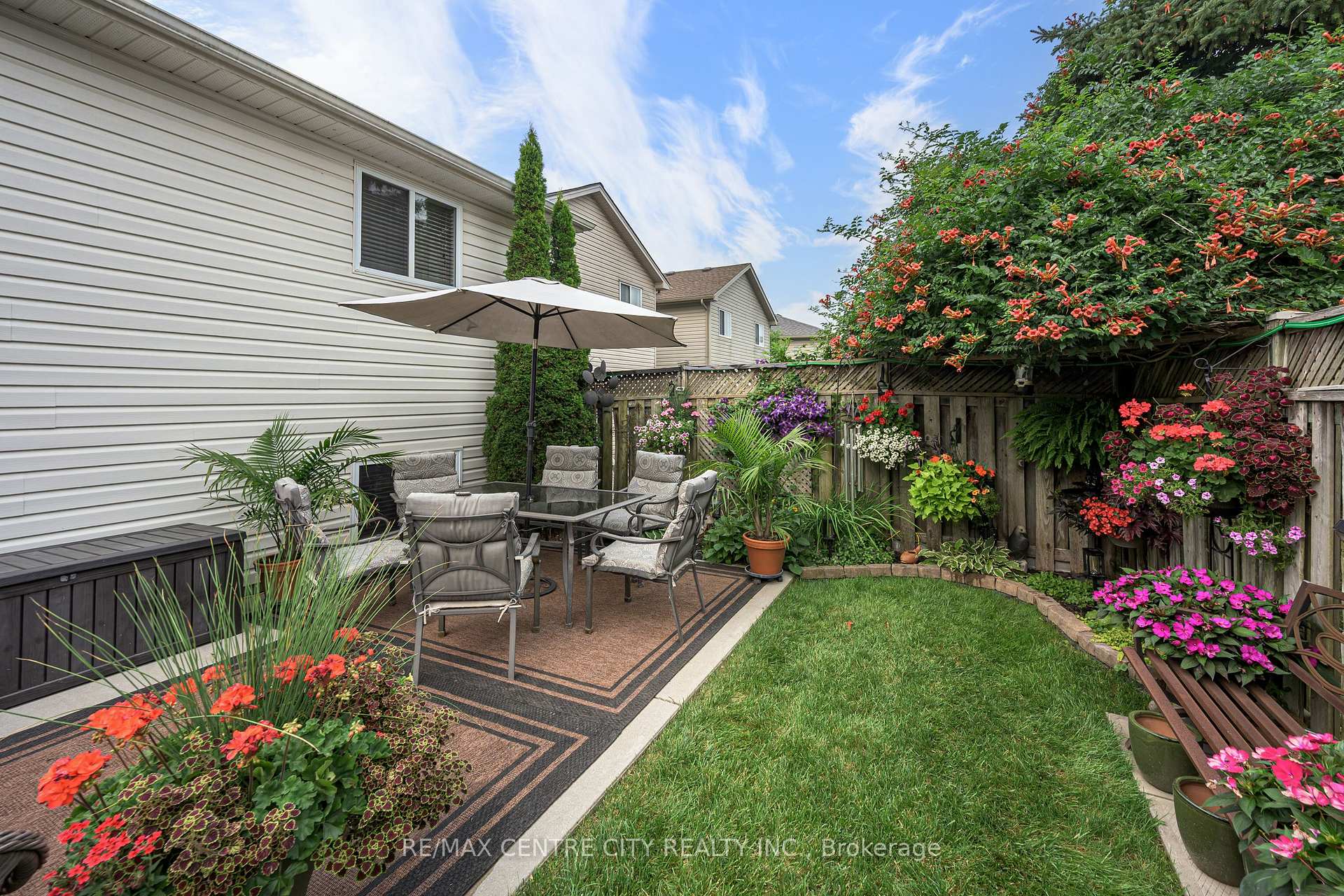 Photo 7 of 128 Crimson Crescent, London, East P — HOMEH