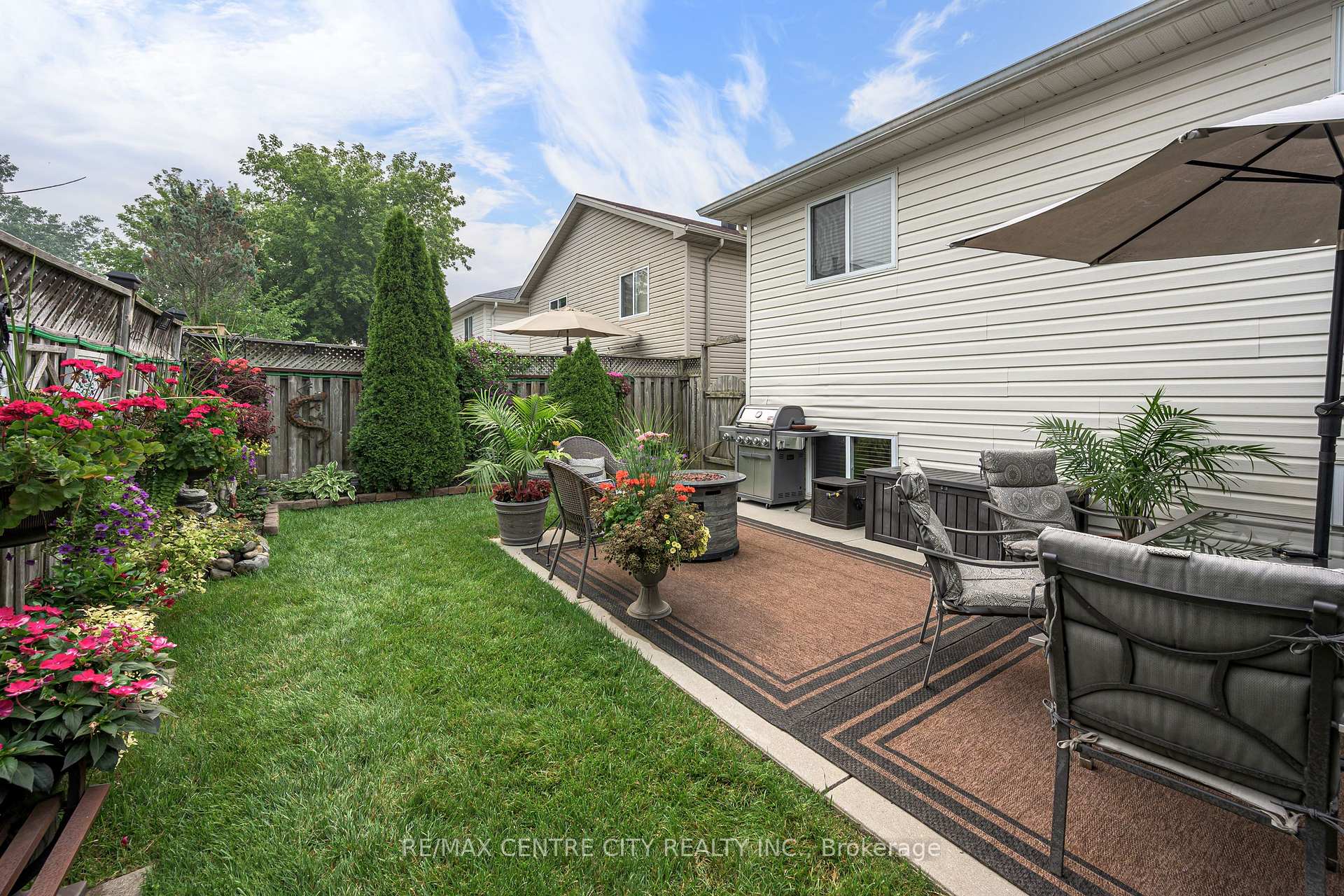 Photo 8 of 128 Crimson Crescent, London, East P — HOMEH