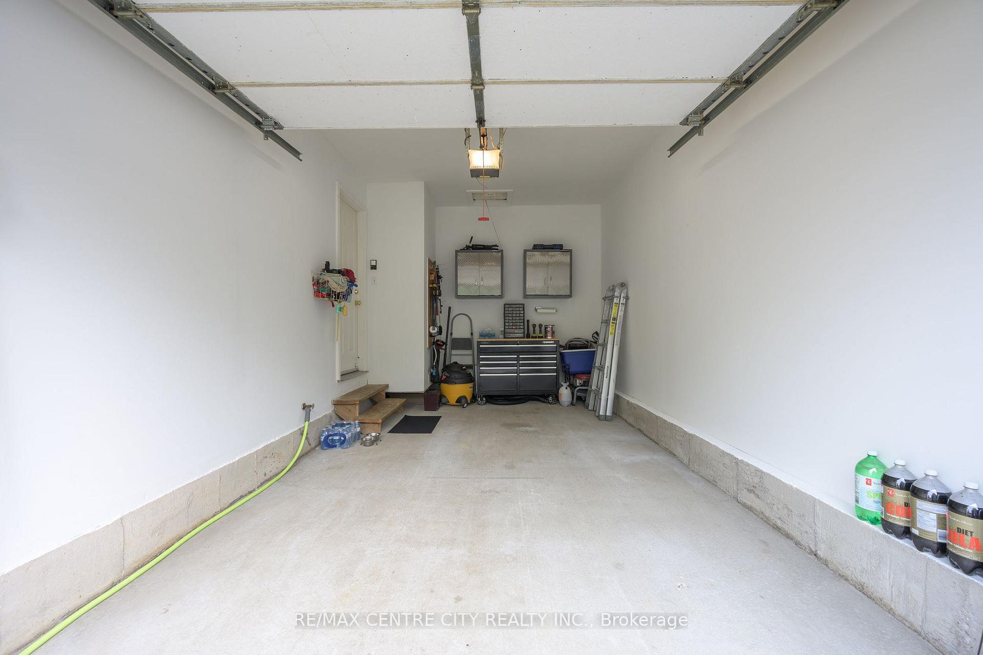 Photo 12 of 128 Crimson Crescent, London, East P — HOMEH