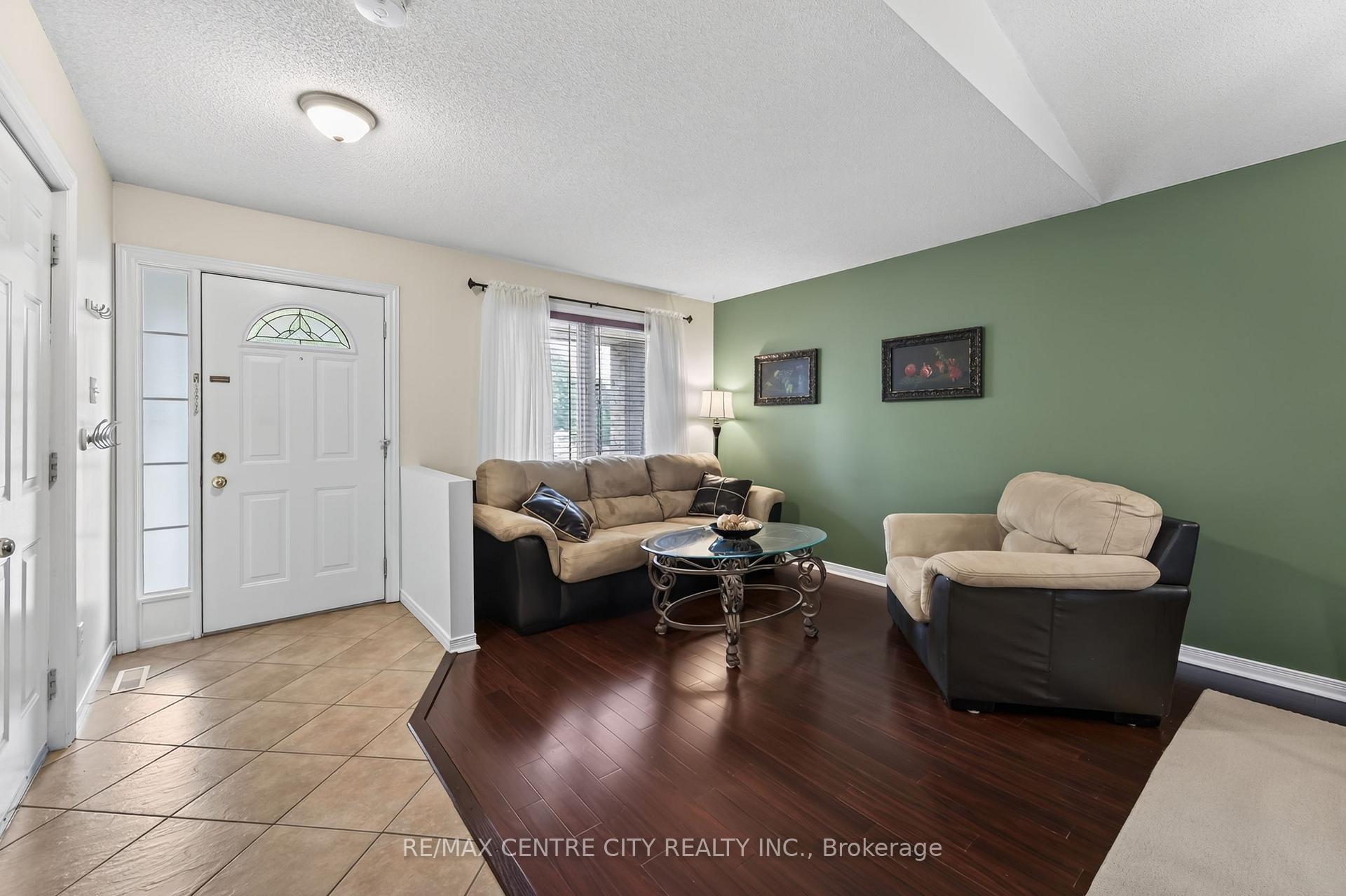 Photo 13 of 128 Crimson Crescent, London, East P — HOMEH