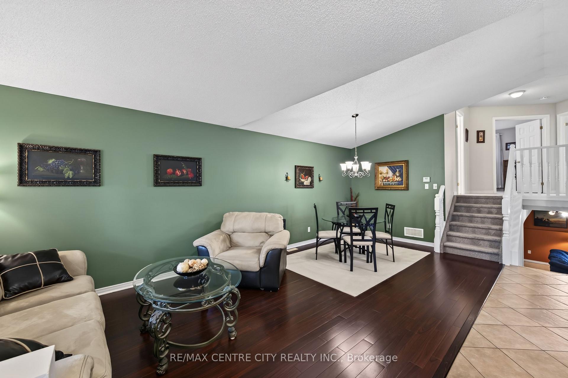 Photo 16 of 128 Crimson Crescent, London, East P — HOMEH