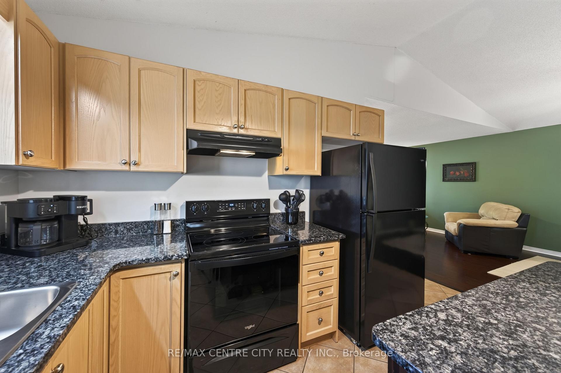 Photo 20 of 128 Crimson Crescent, London, East P — HOMEH