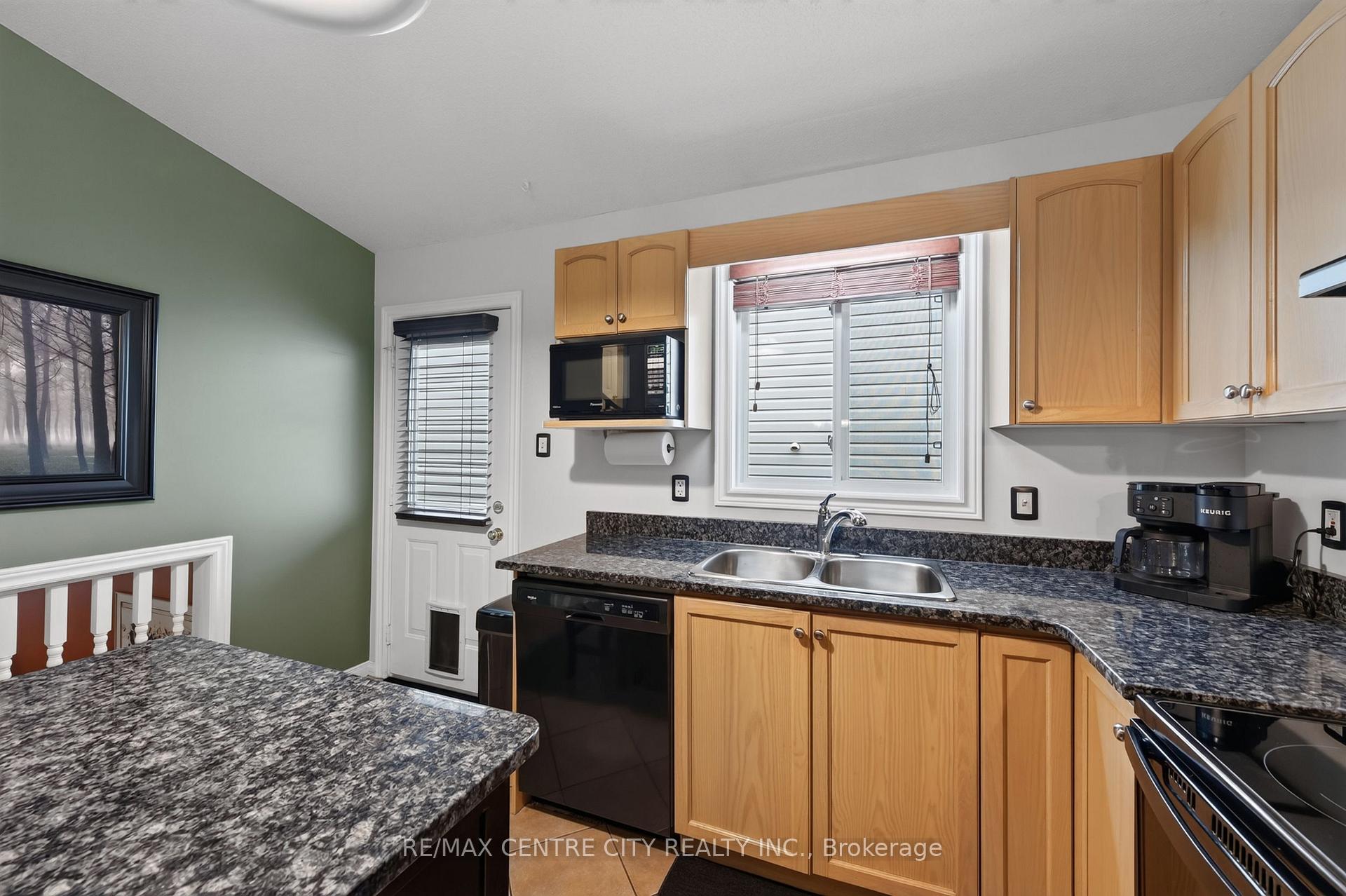 Photo 21 of 128 Crimson Crescent, London, East P — HOMEH