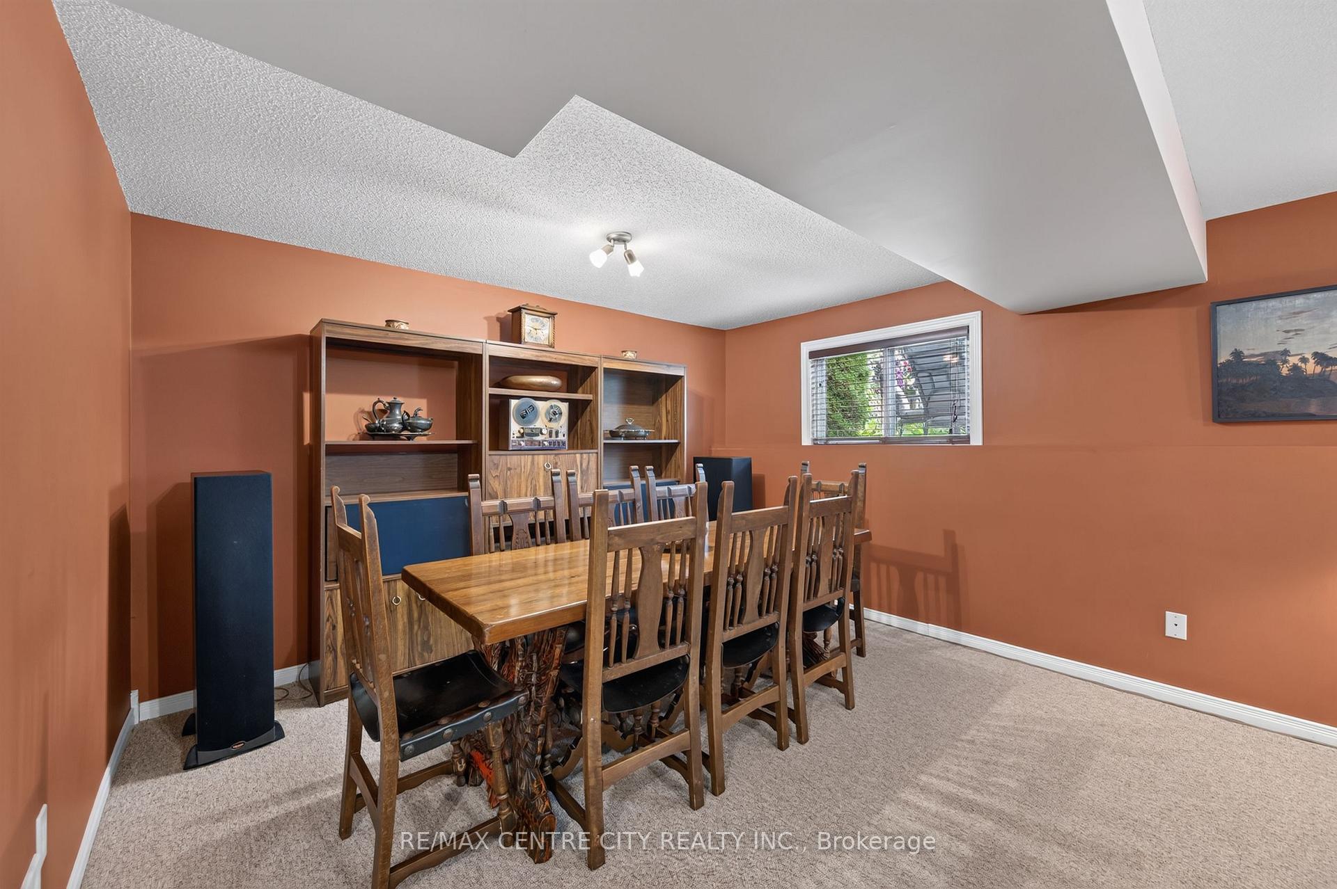 Photo 32 of 128 Crimson Crescent, London, East P — HOMEH