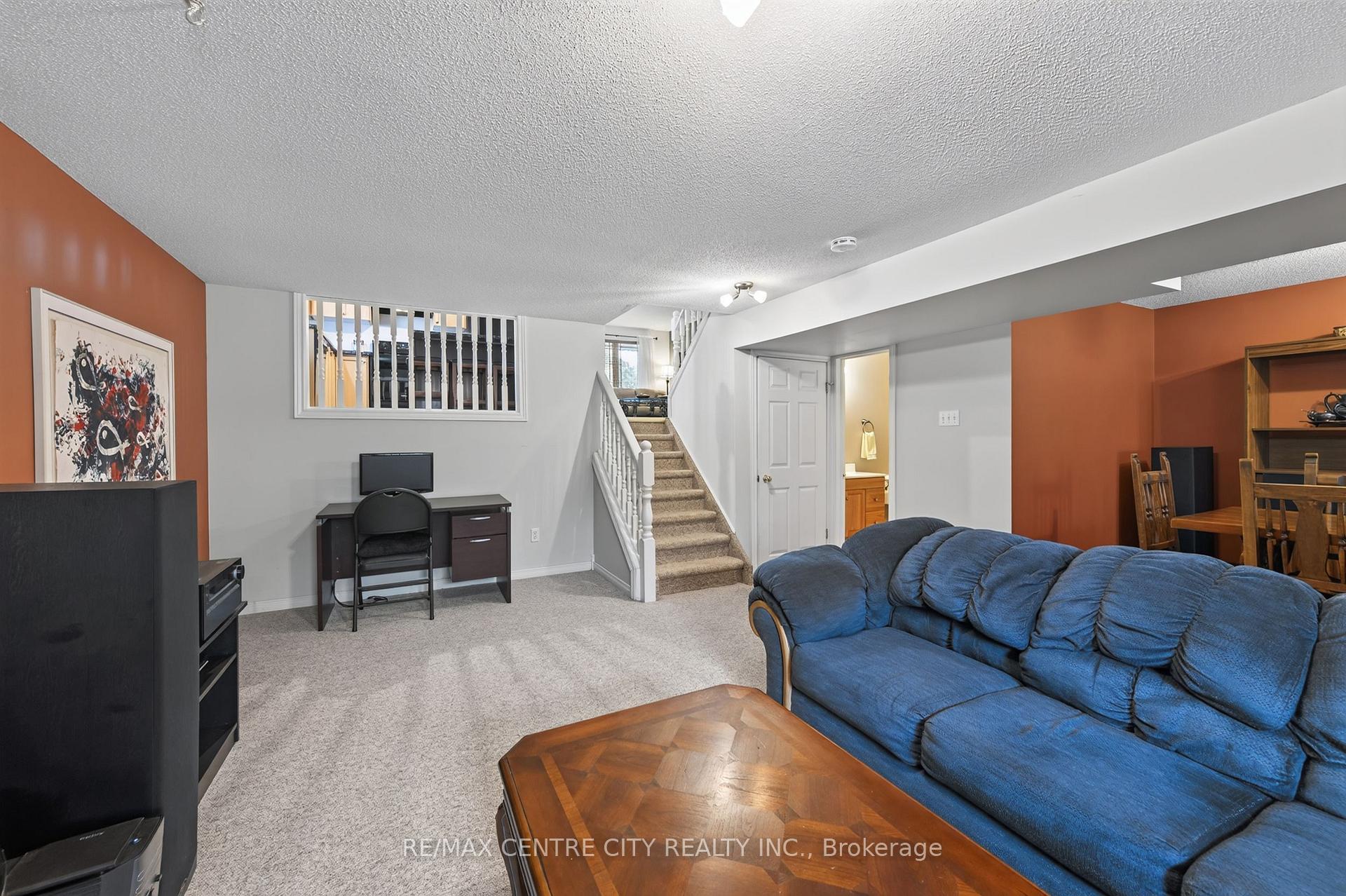 Photo 34 of 128 Crimson Crescent, London, East P — HOMEH