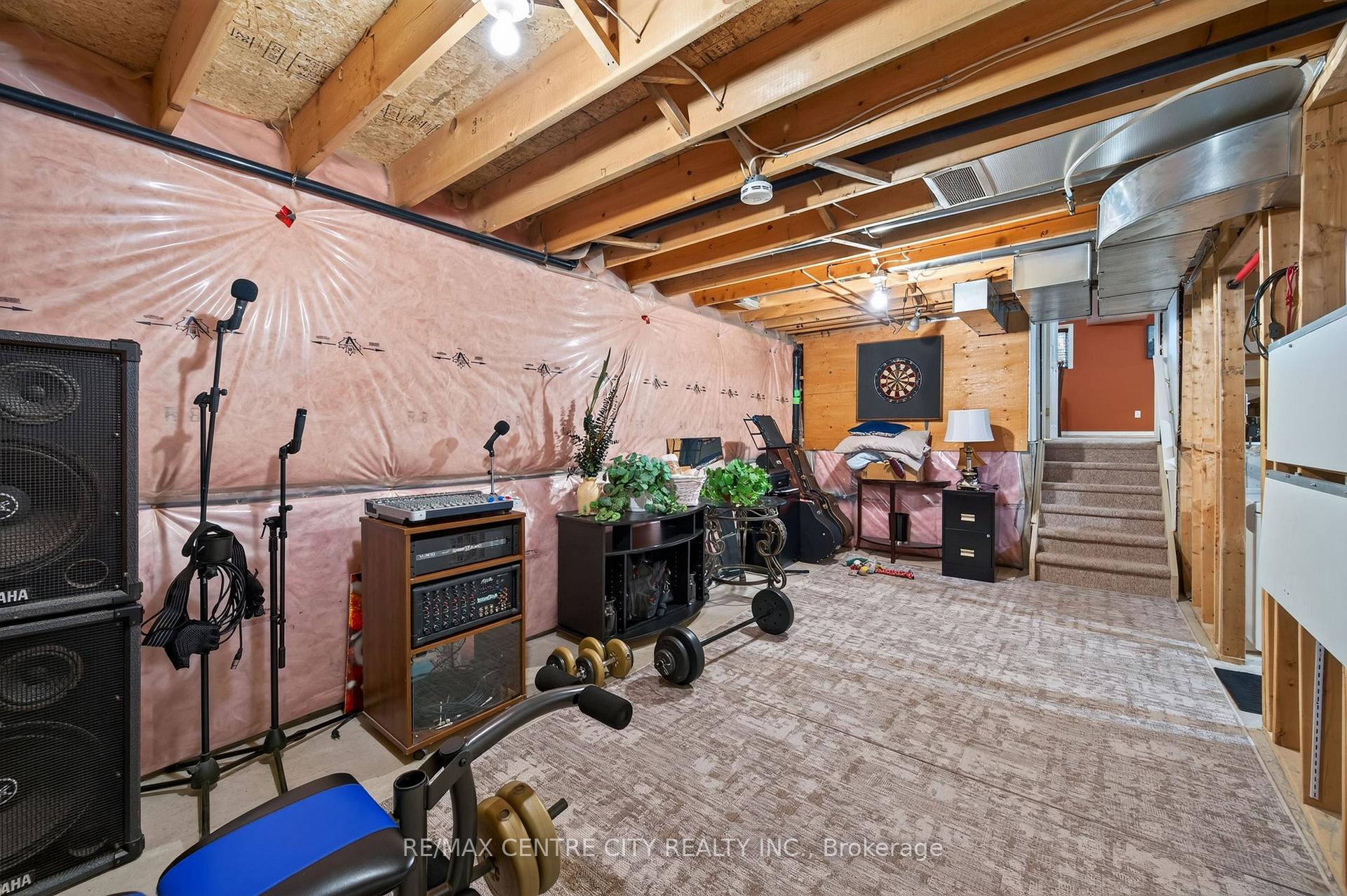 Photo 40 of 128 Crimson Crescent, London, East P — HOMEH
