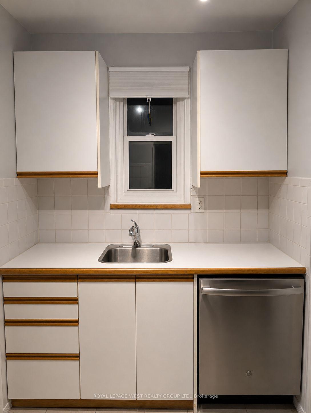 Photo 8 of Unit 6, 27 Mossom Road, Toronto, High Park-Swansea — HOMEH