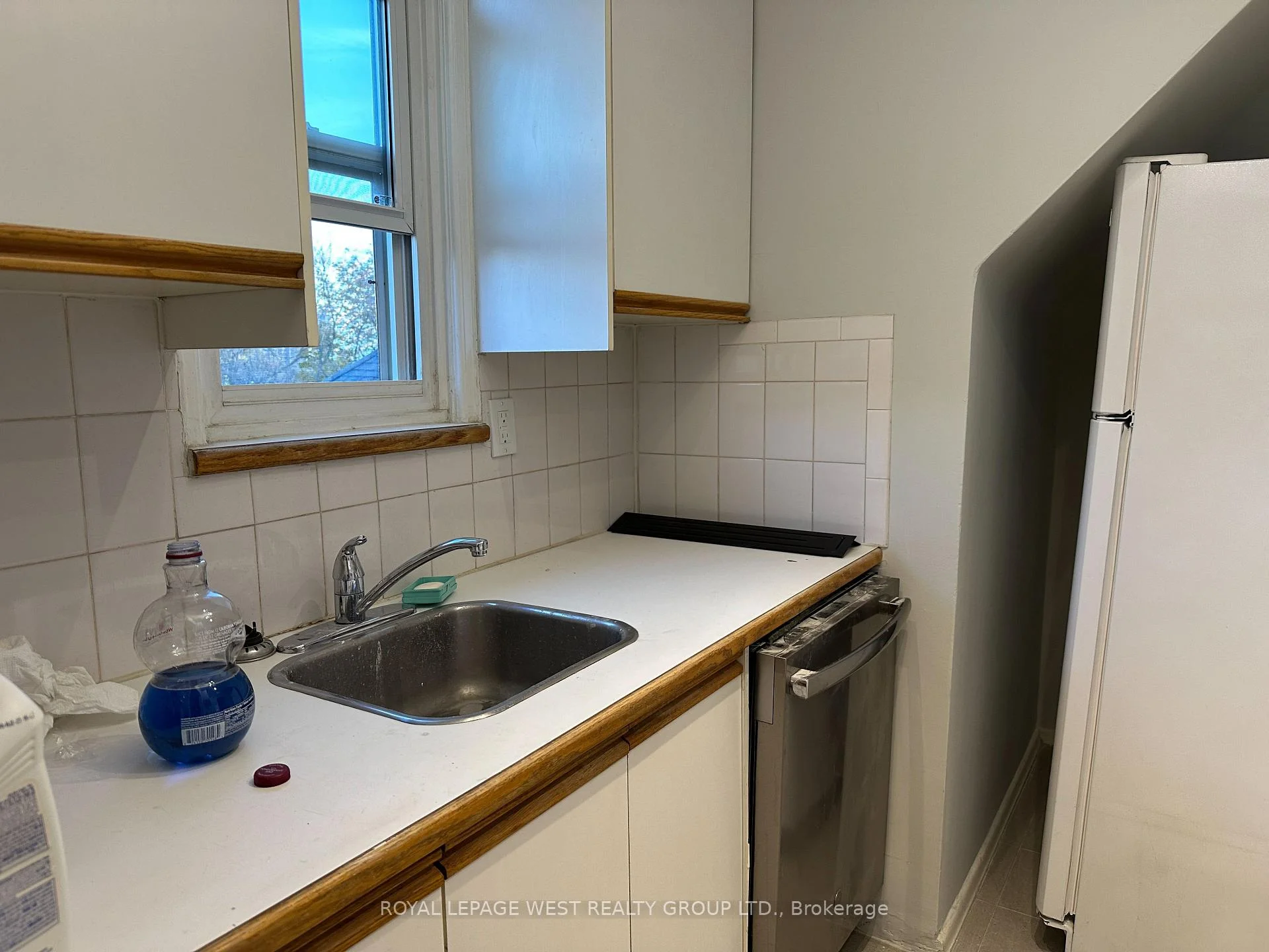 Photo 7 of Unit 6, 27 Mossom Road, Toronto, High Park-Swansea — HOMEH