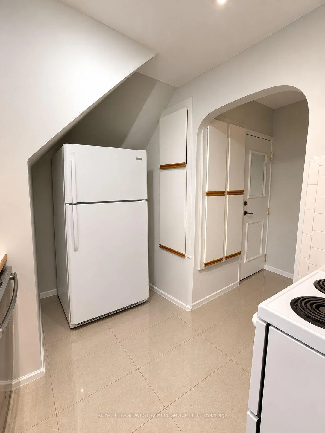 Photo 12 of Unit 6, 27 Mossom Road, Toronto, High Park-Swansea — HOMEH