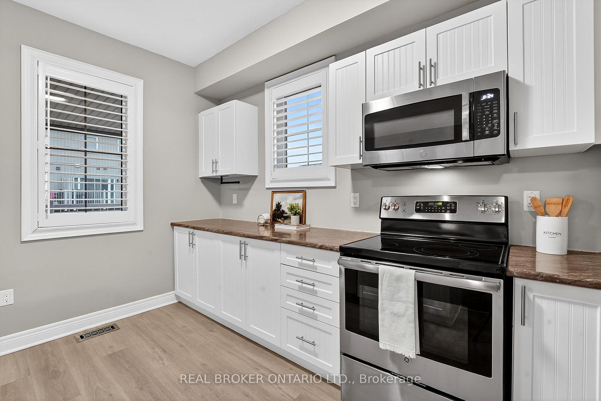 Photo 14 of 5000 Desantis Drive, Lincoln, Beamsville — HOMEH