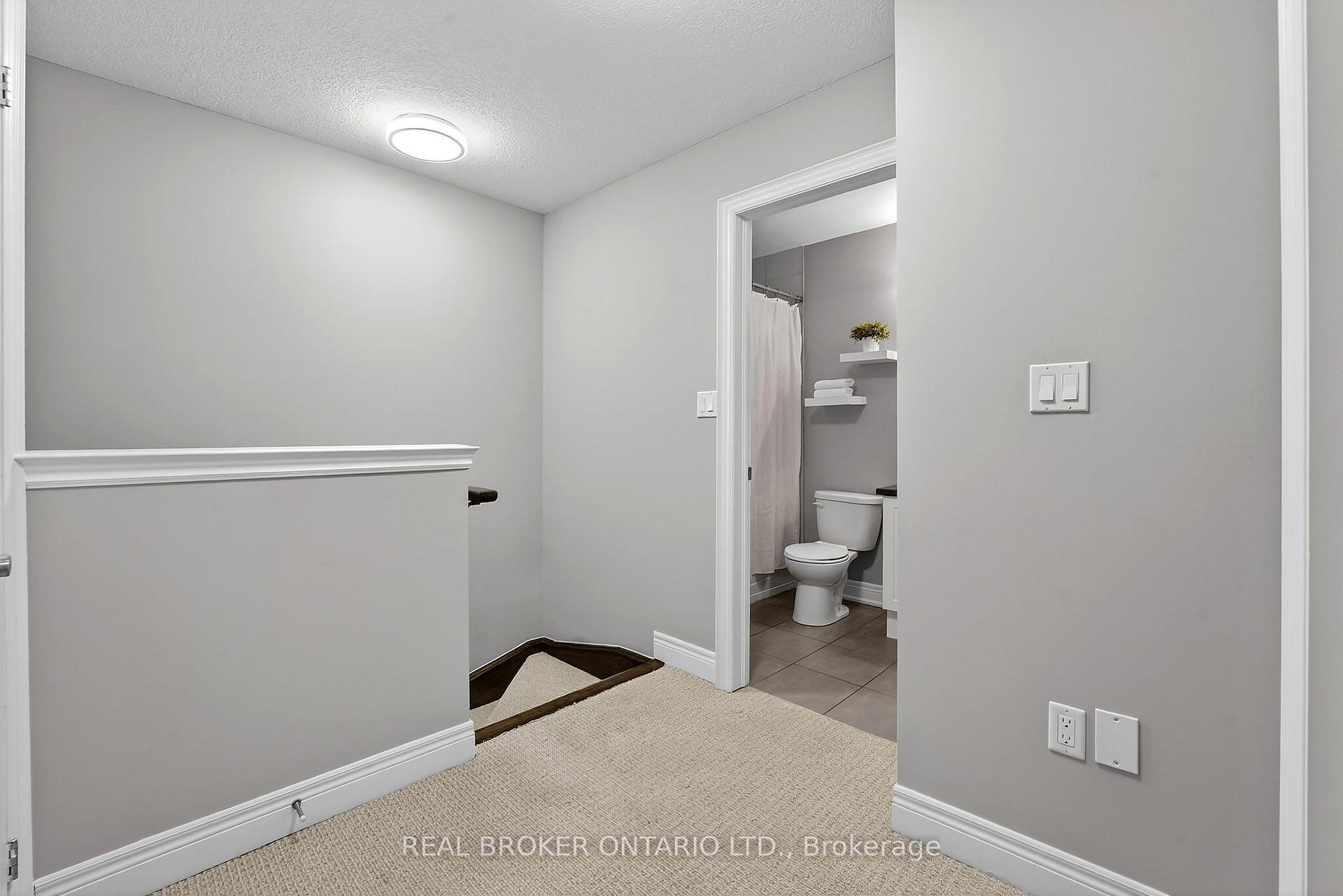 Photo 22 of 5000 Desantis Drive, Lincoln, Beamsville — HOMEH