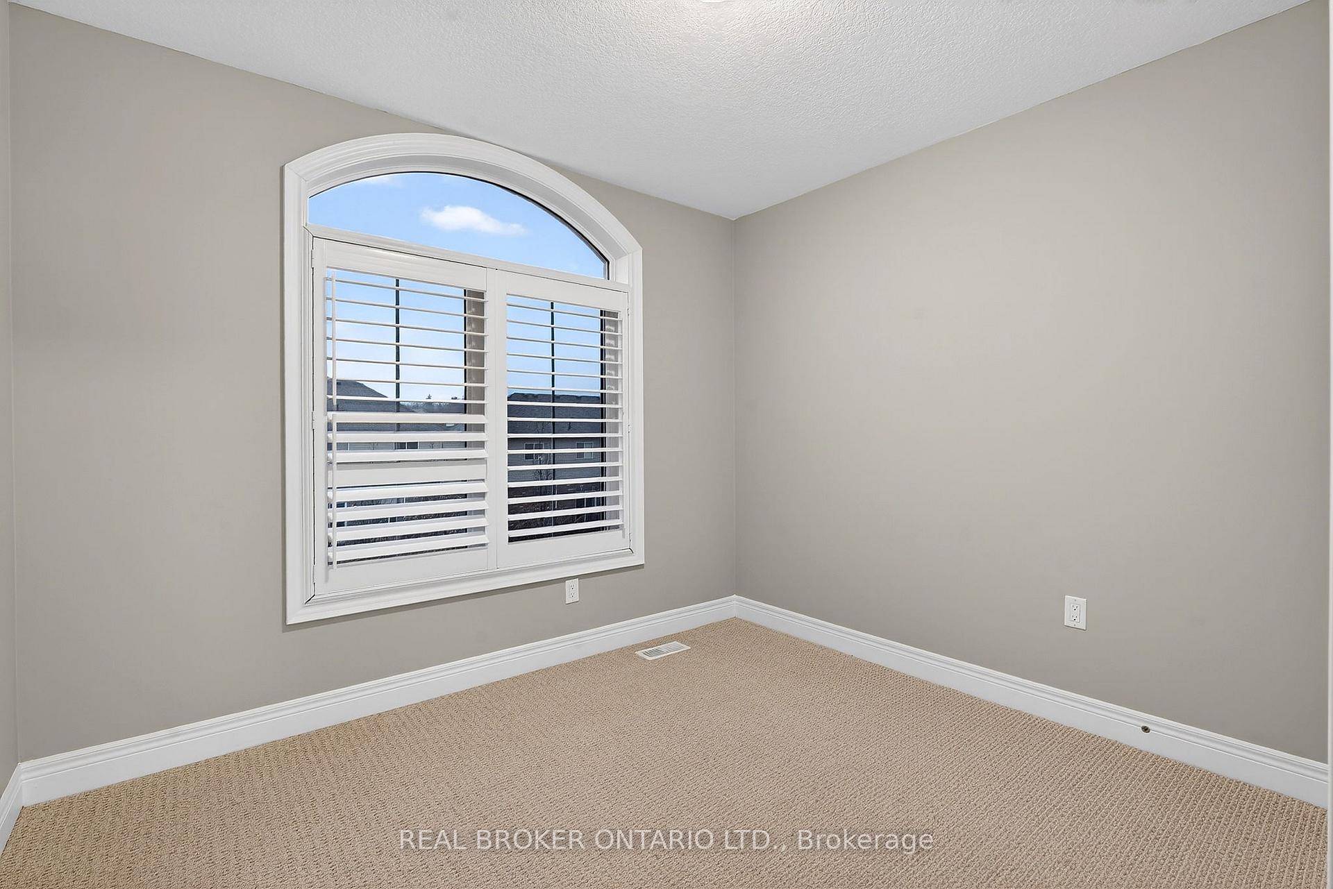 Photo 28 of 5000 Desantis Drive, Lincoln, Beamsville — HOMEH