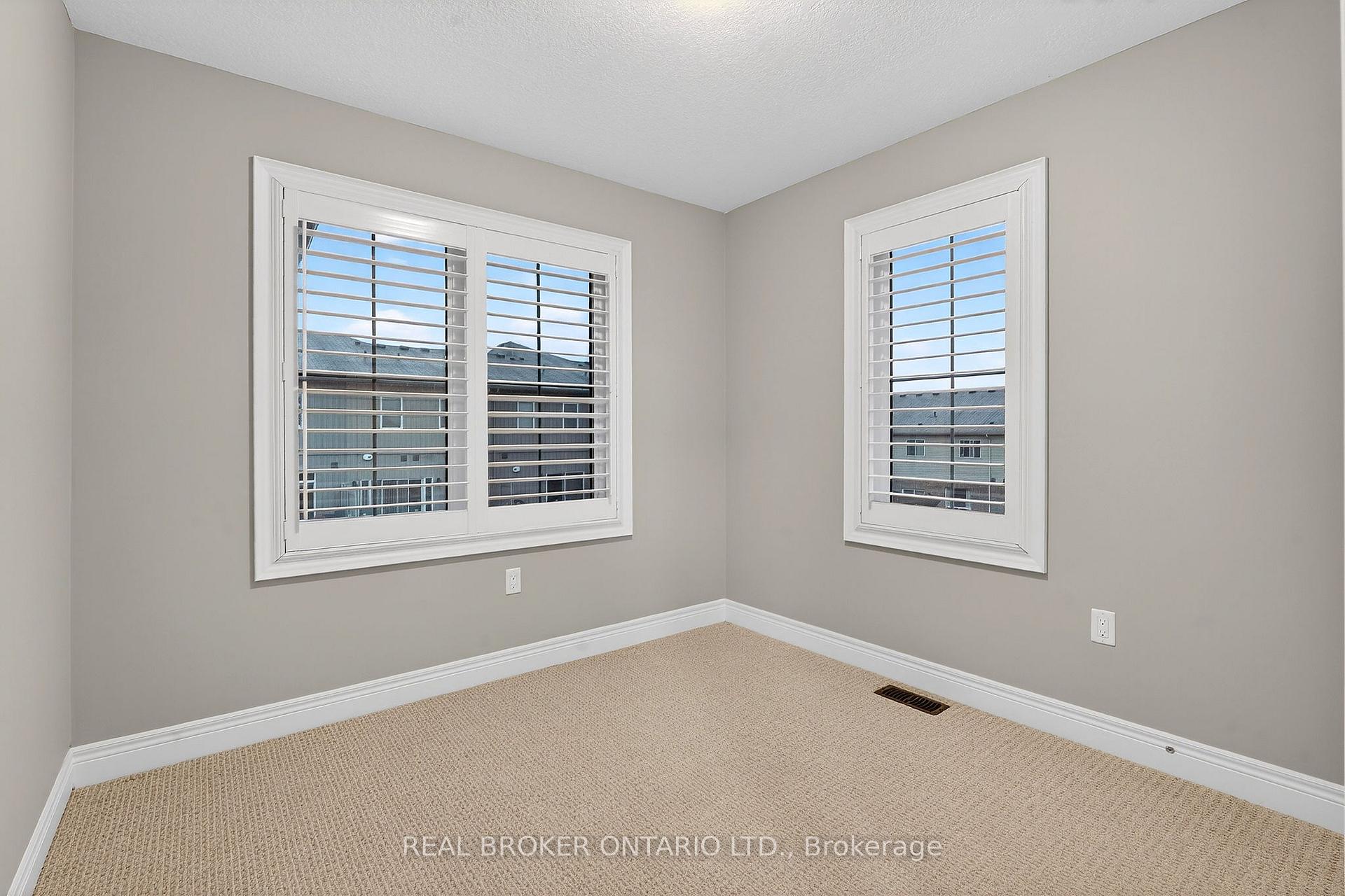 Photo 31 of 5000 Desantis Drive, Lincoln, Beamsville — HOMEH