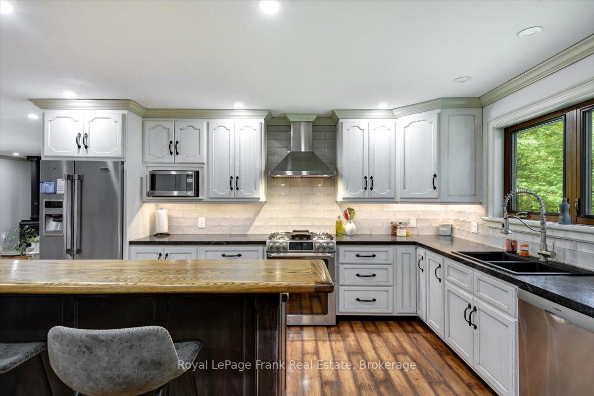 Photo 18 of 2166 6th Line Dummer Road N, Douro-Dummer — HOMEH
