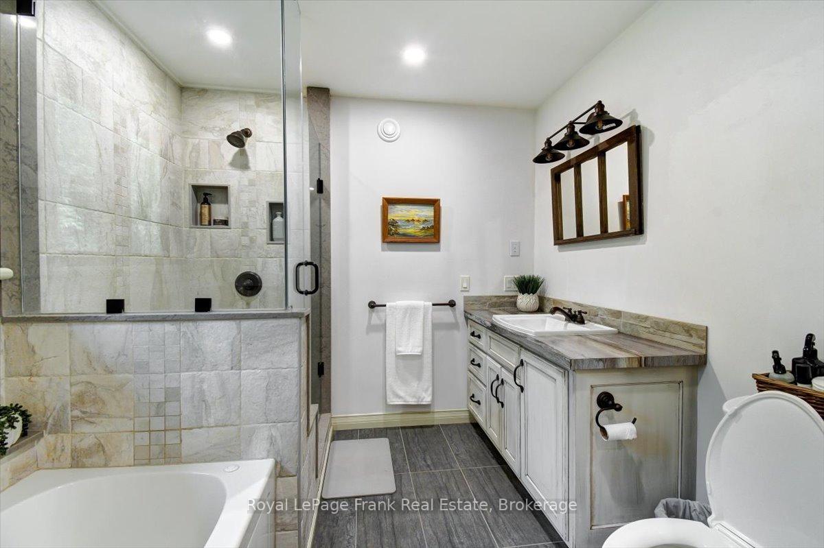 Photo 23 of 2166 6th Line Dummer Road N, Douro-Dummer — HOMEH