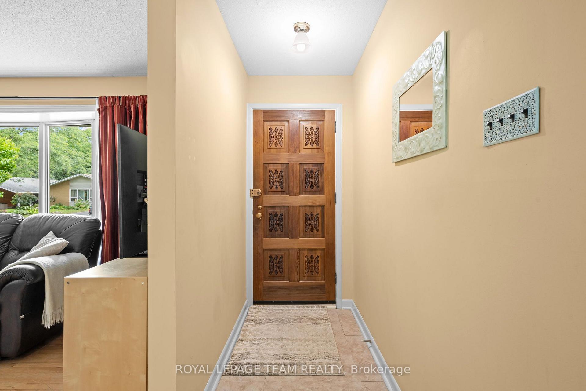 Photo 3 of 1130 Parkway Drive, Ottawa, Parkway Park — HOMEH