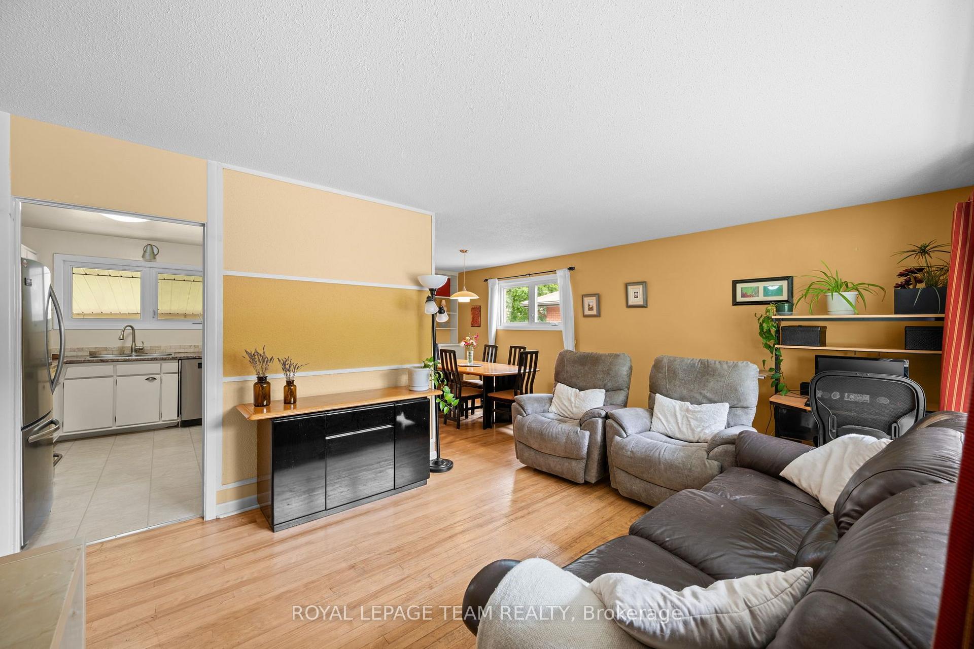 Photo 5 of 1130 Parkway Drive, Ottawa, Parkway Park — HOMEH