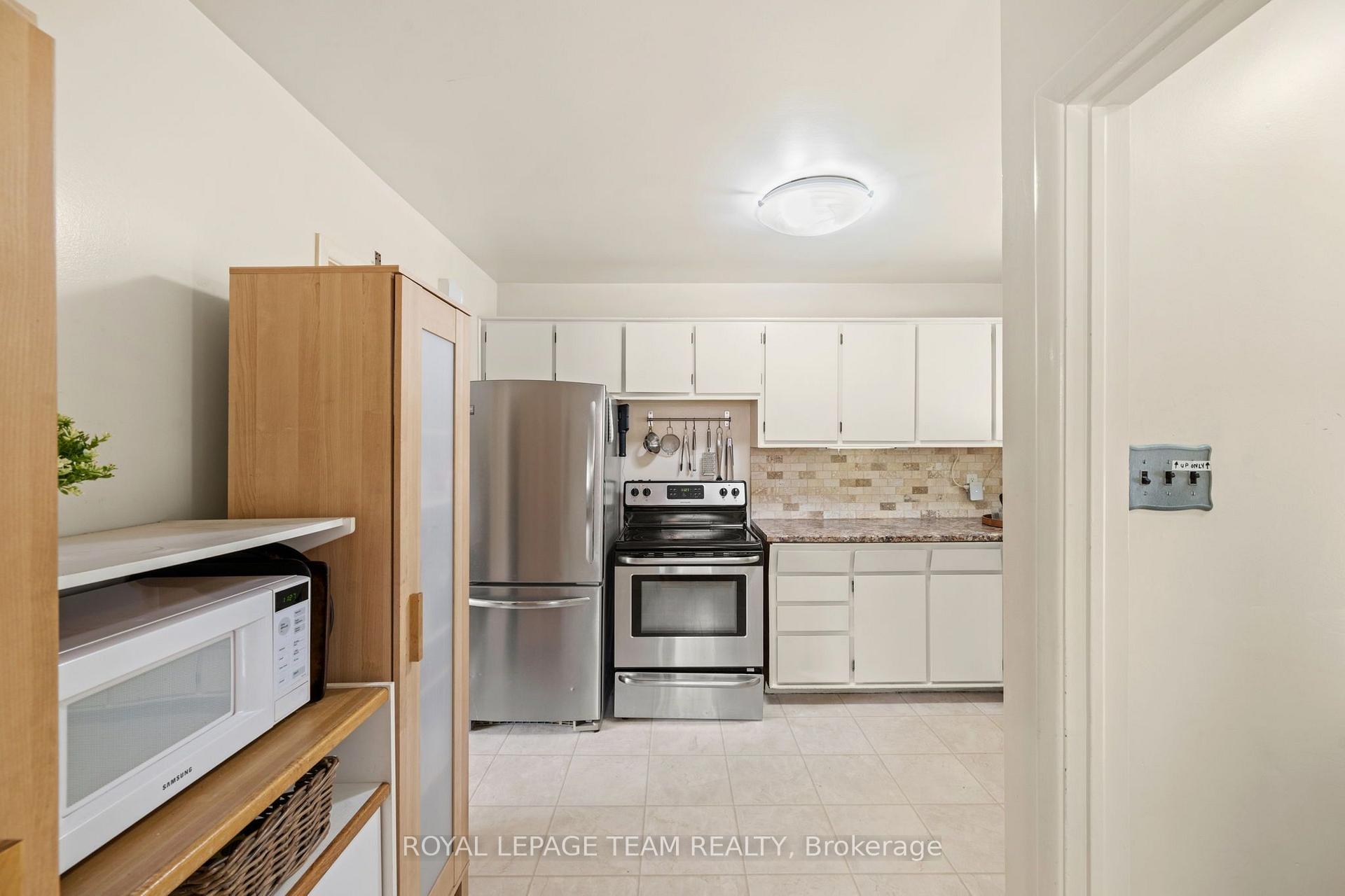 Photo 10 of 1130 Parkway Drive, Ottawa, Parkway Park — HOMEH
