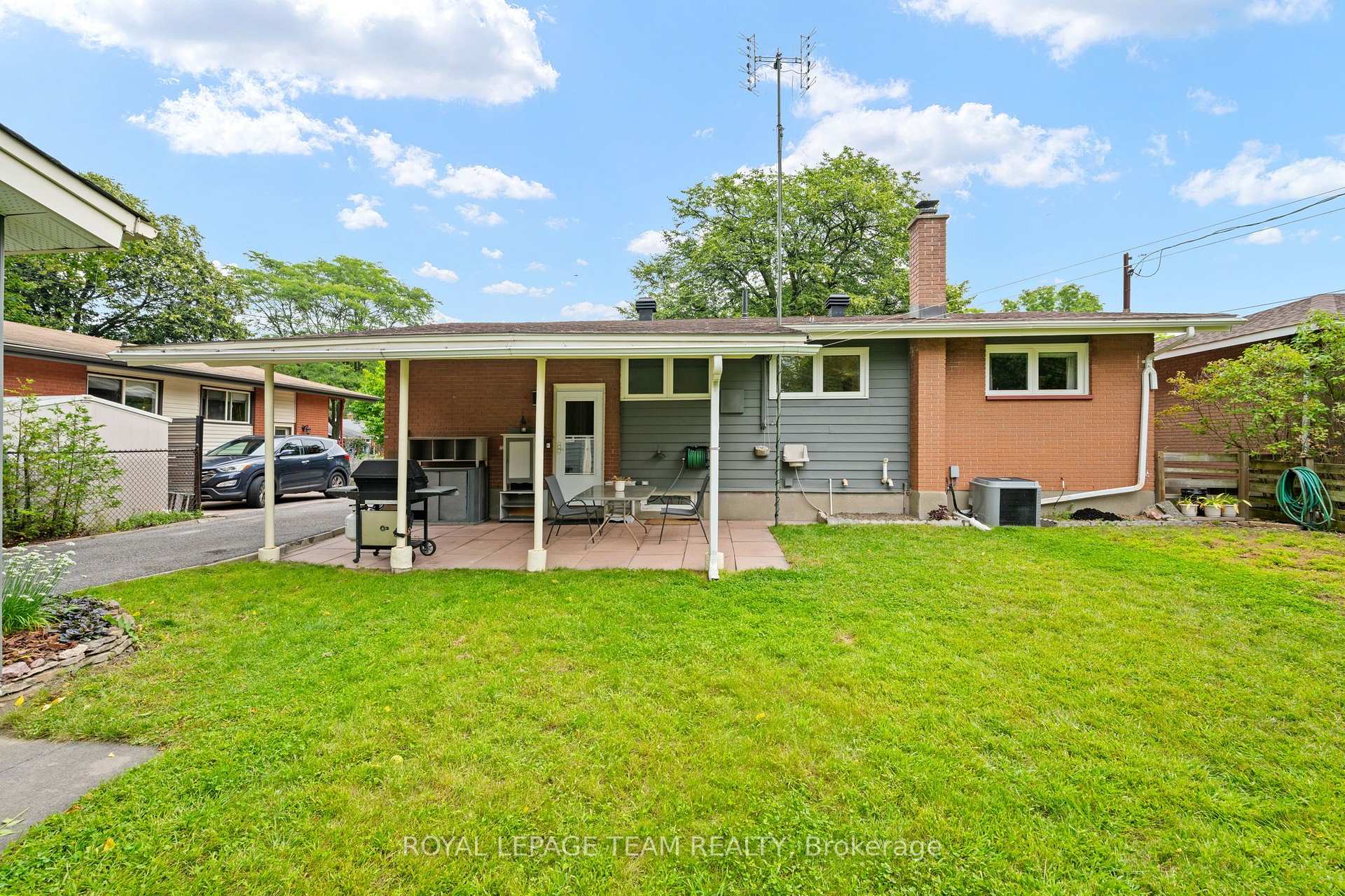 Photo 23 of 1130 Parkway Drive, Ottawa, Parkway Park — HOMEH