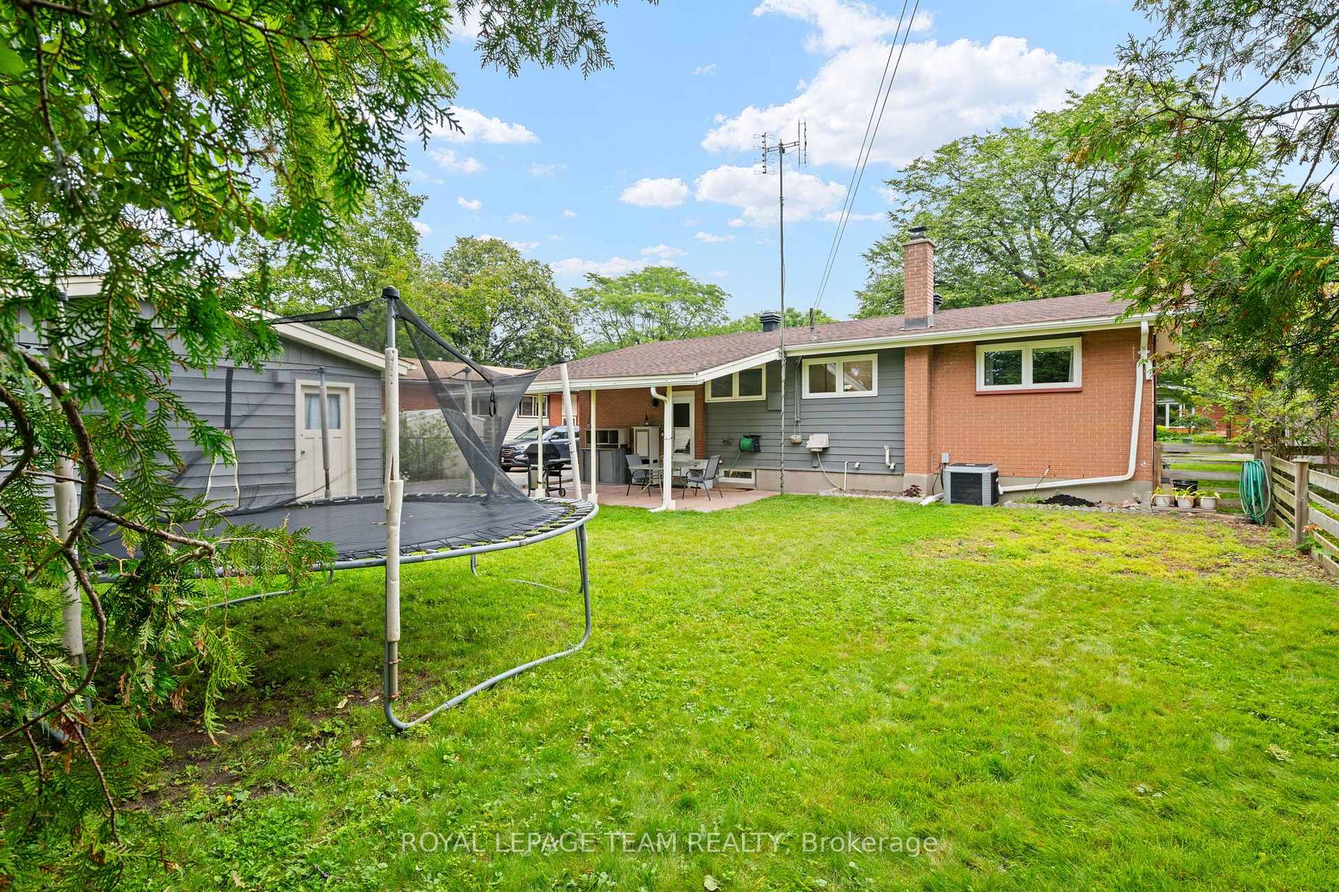 Photo 24 of 1130 Parkway Drive, Ottawa, Parkway Park — HOMEH