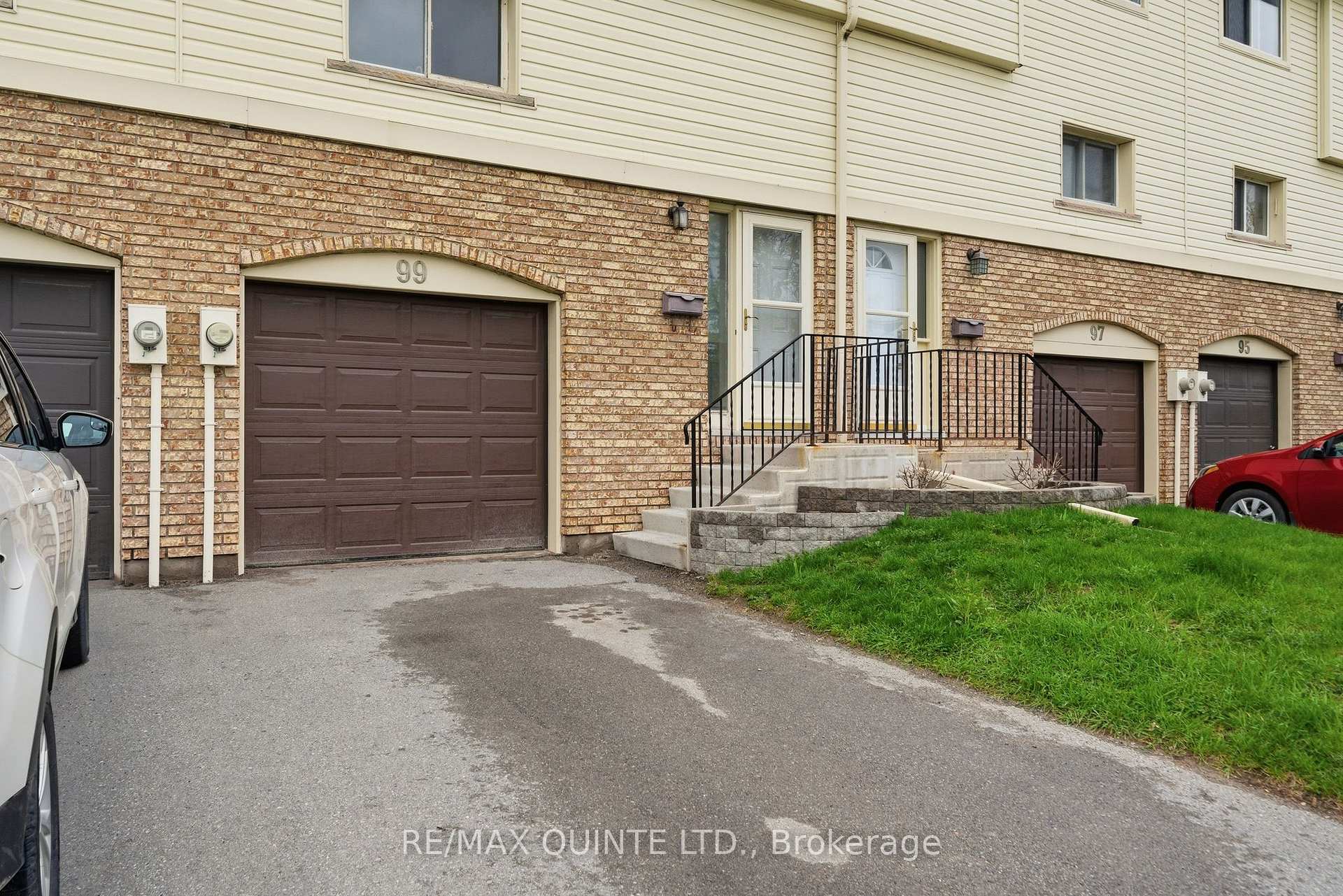 Photo 2 of Unit 2, 99 Dunnett Boulevard, Belleville, Belleville Ward — HOMEH