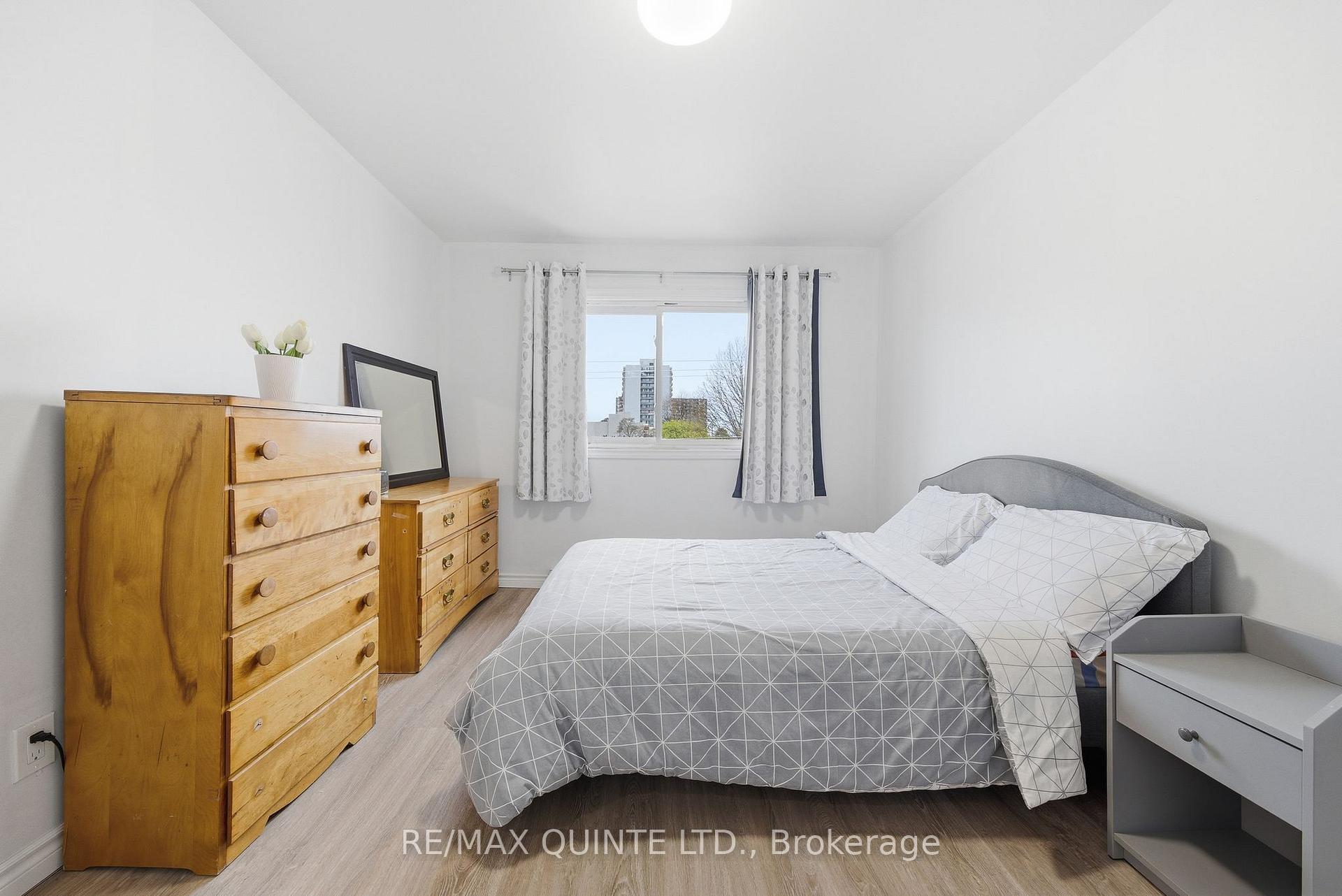Photo 13 of Unit 2, 99 Dunnett Boulevard, Belleville, Belleville Ward — HOMEH