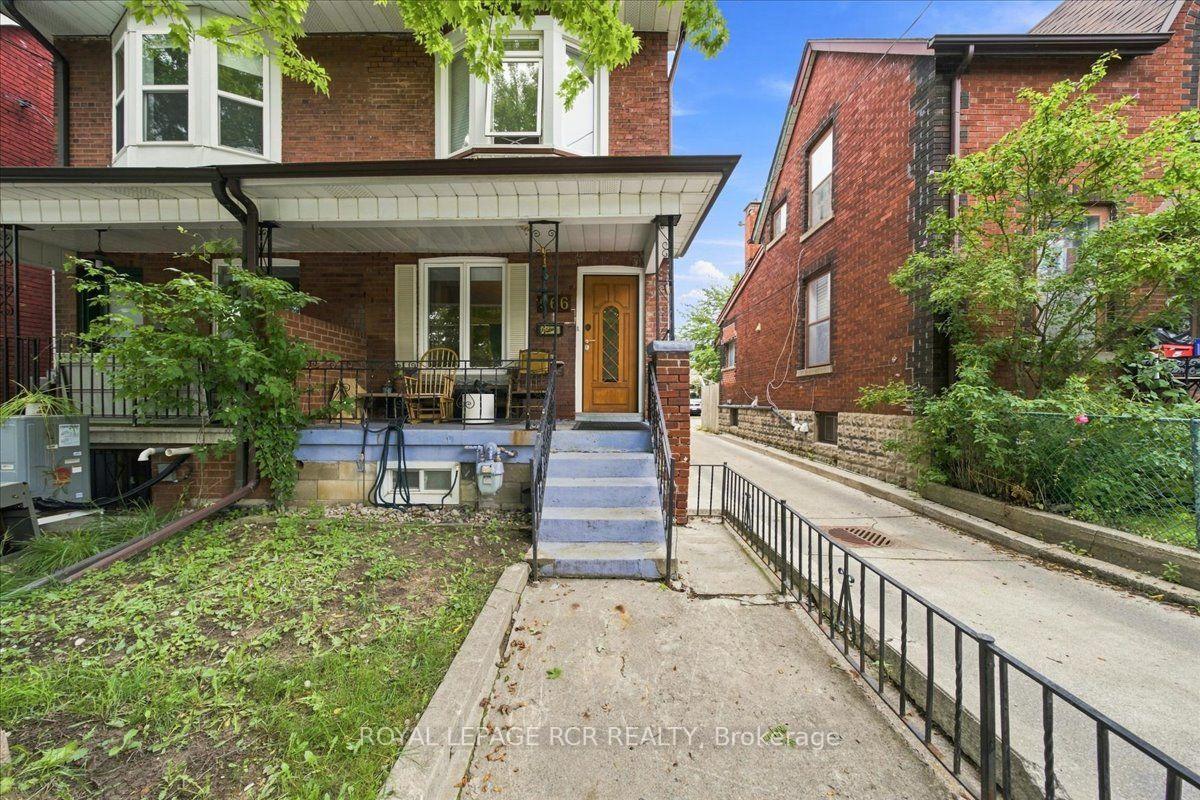 Photo 2 of 966 Shaw Street, Toronto, Dovercourt-Wallace Emerson-Junction — HOMEH