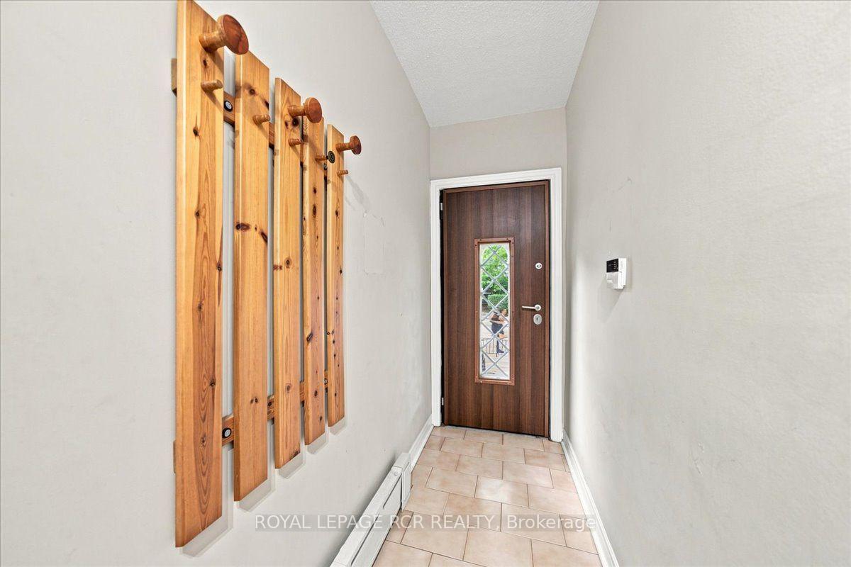 Photo 3 of 966 Shaw Street, Toronto, Dovercourt-Wallace Emerson-Junction — HOMEH
