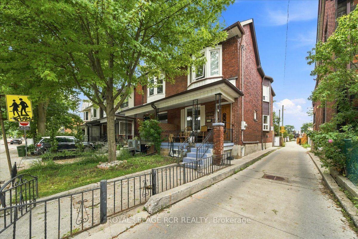 Photo 35 of 966 Shaw Street, Toronto, Dovercourt-Wallace Emerson-Junction — HOMEH